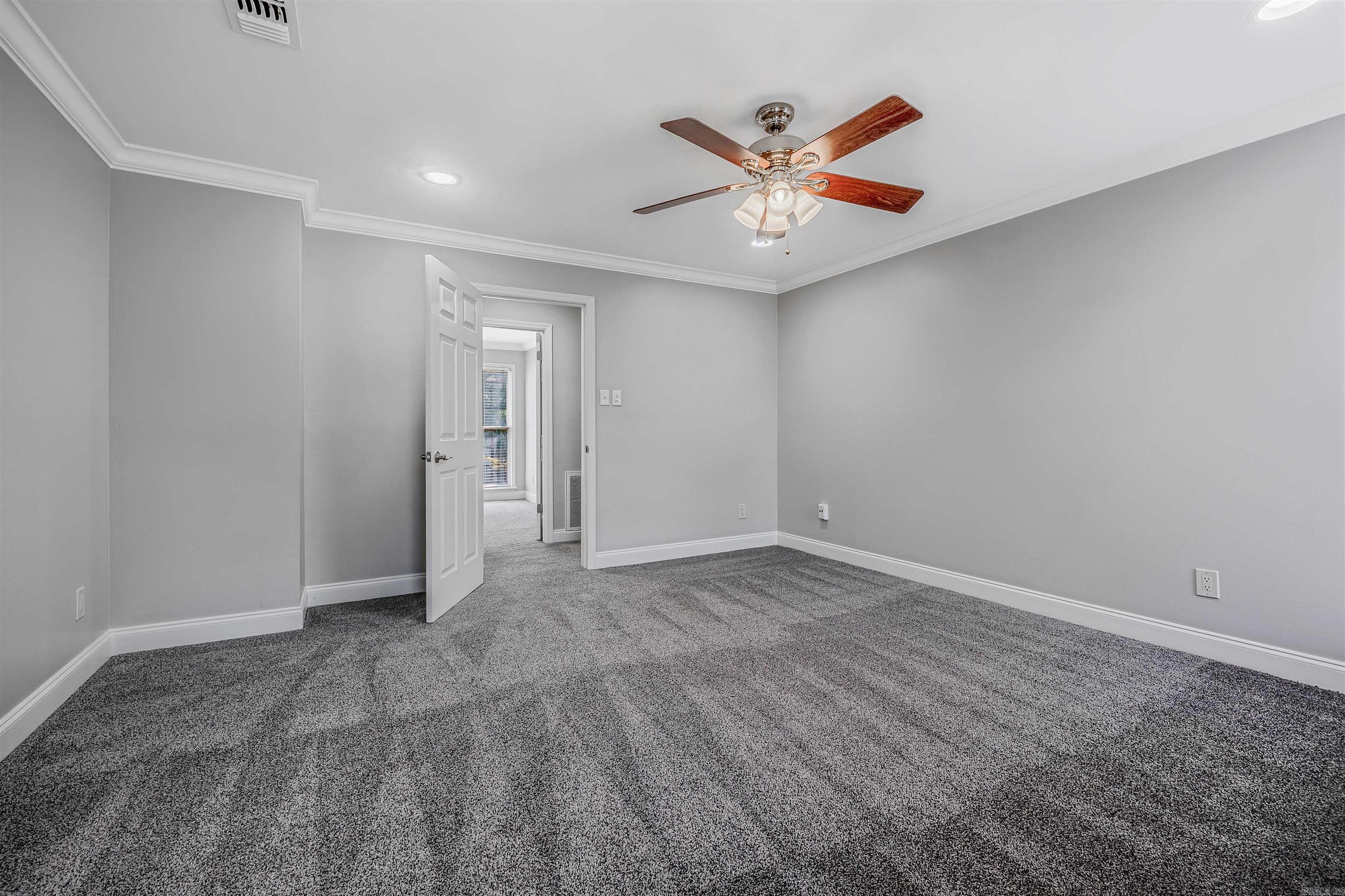 ANDOVER SQUARE - Residential