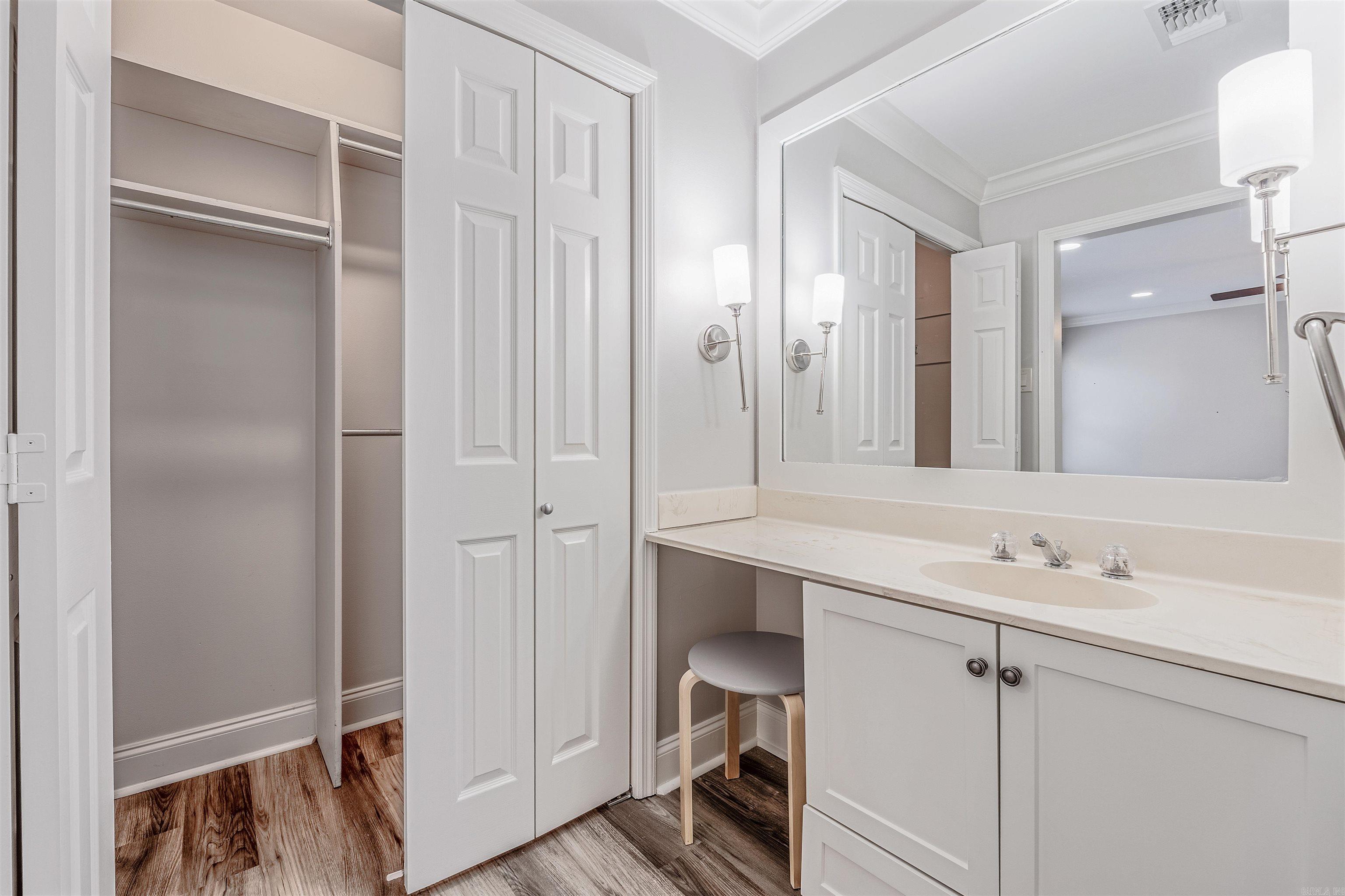 ANDOVER SQUARE - Residential