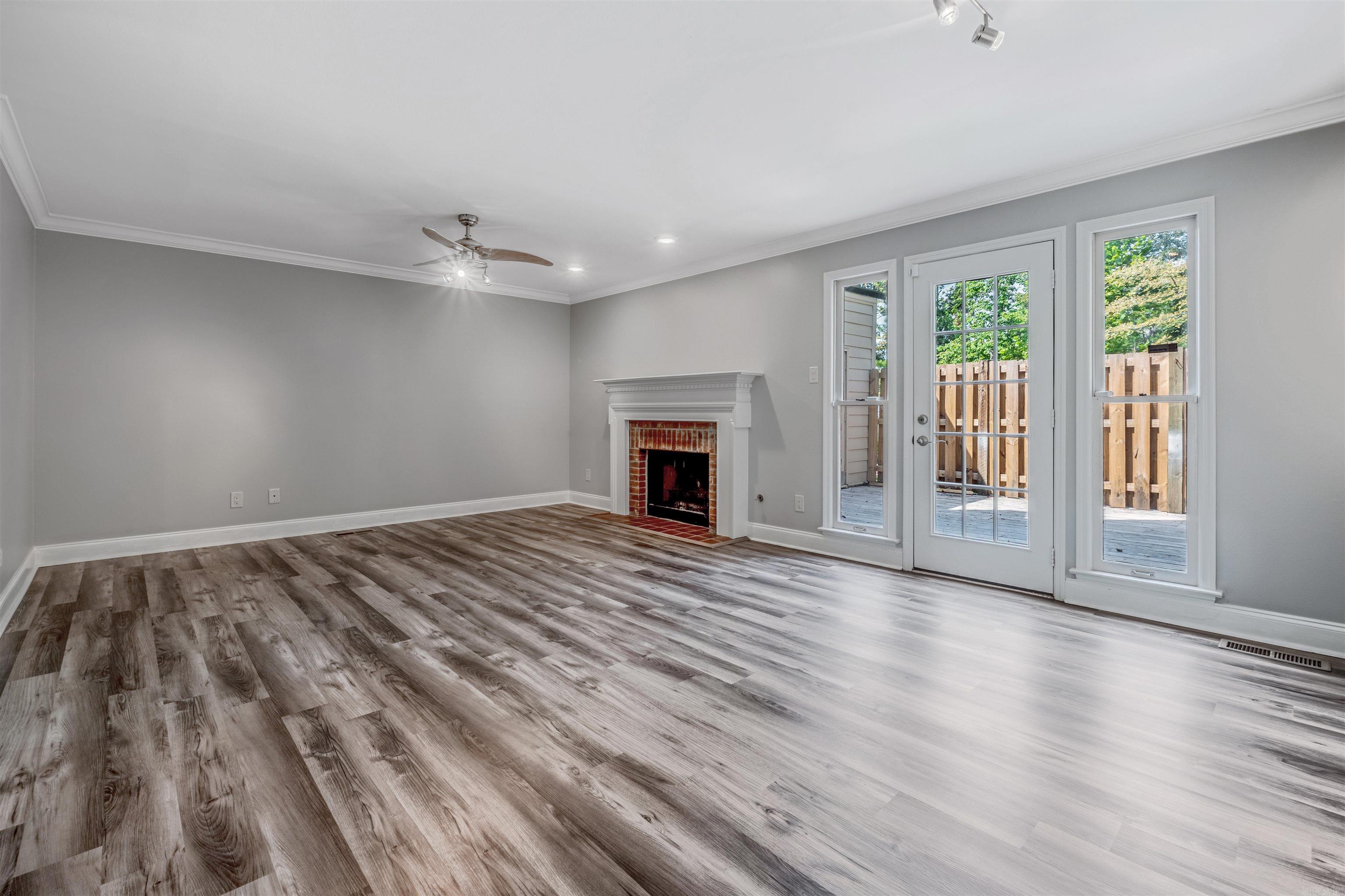 ANDOVER SQUARE - Residential