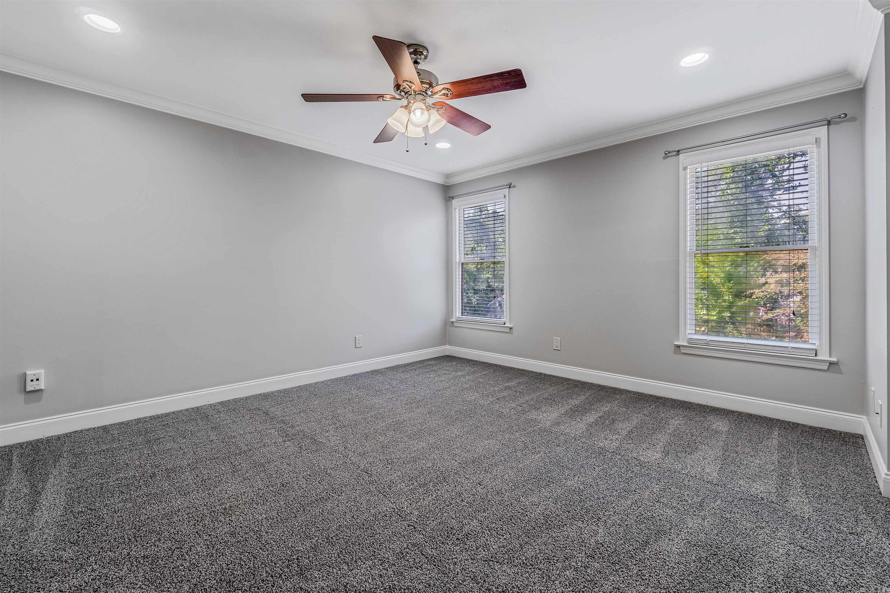 ANDOVER SQUARE - Residential