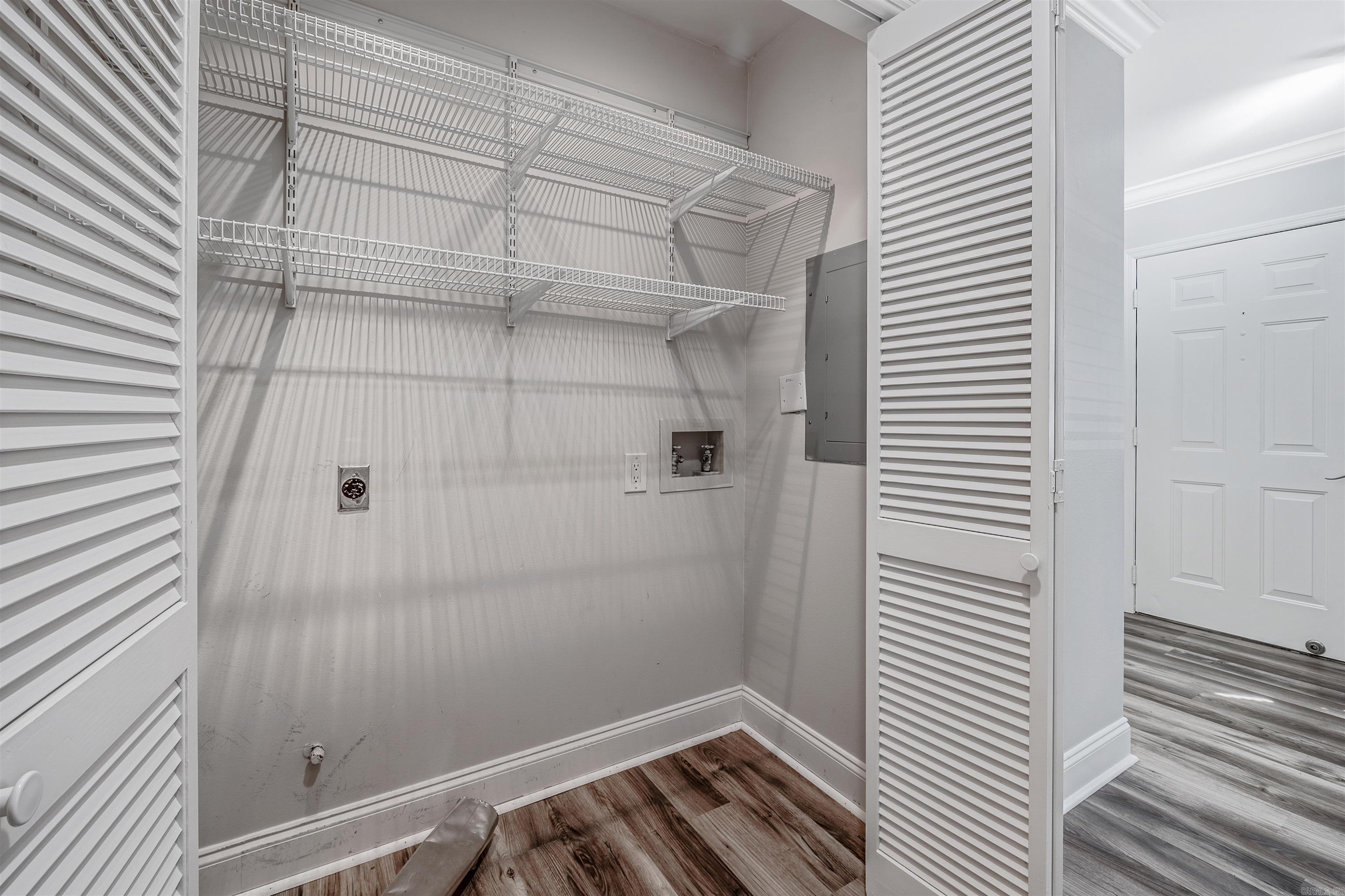 ANDOVER SQUARE - Residential