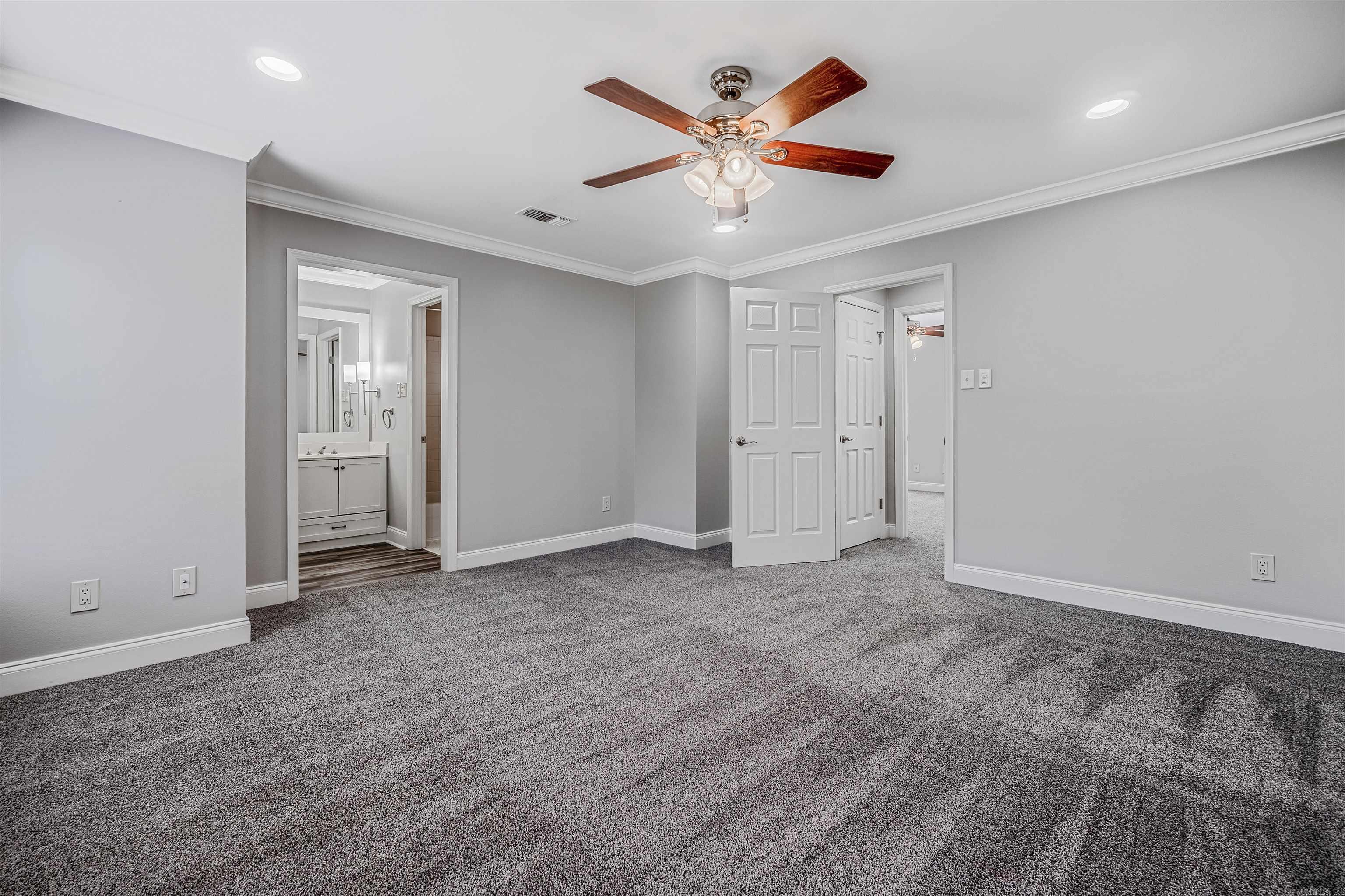 ANDOVER SQUARE - Residential