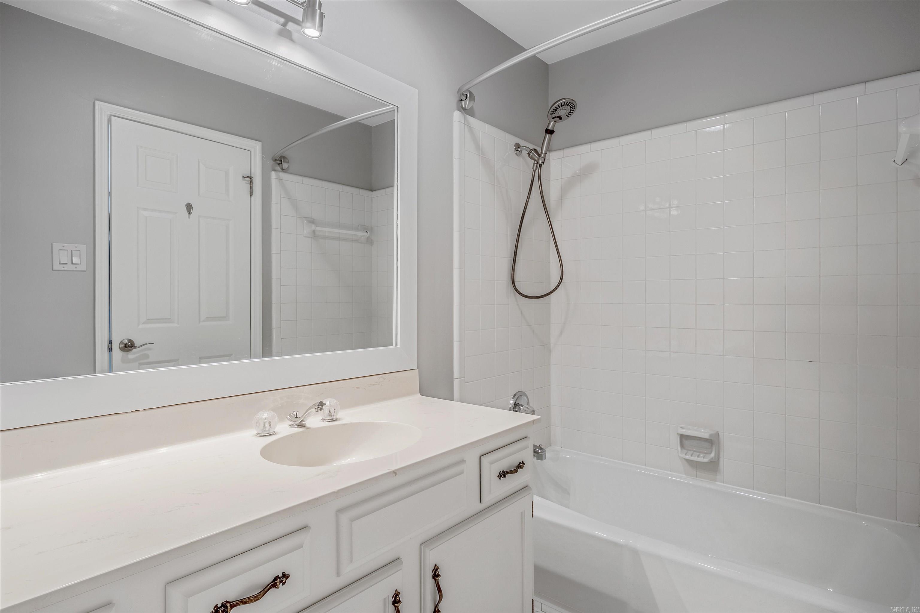 ANDOVER SQUARE - Residential