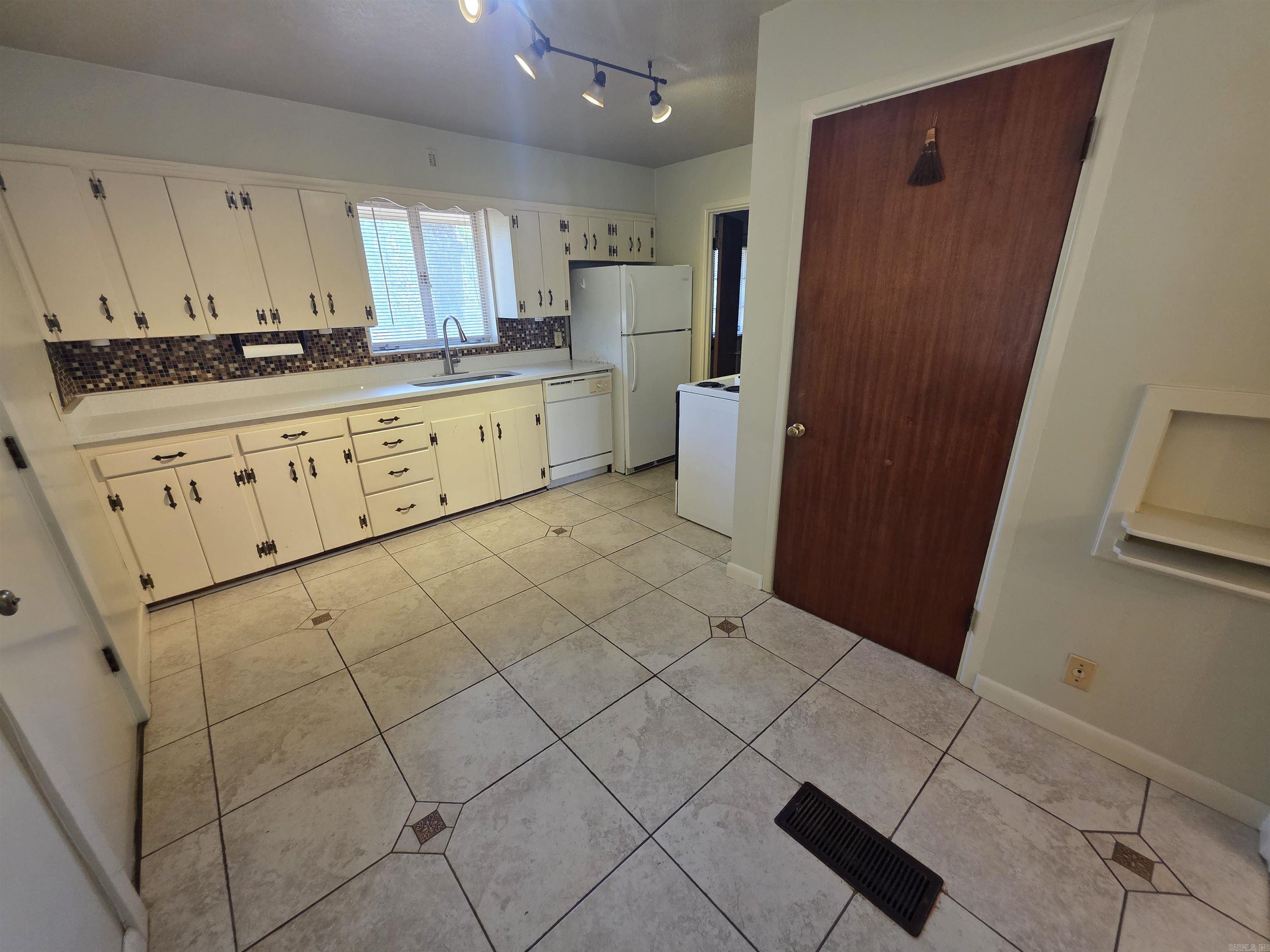 Broadmoor - Residential Lease