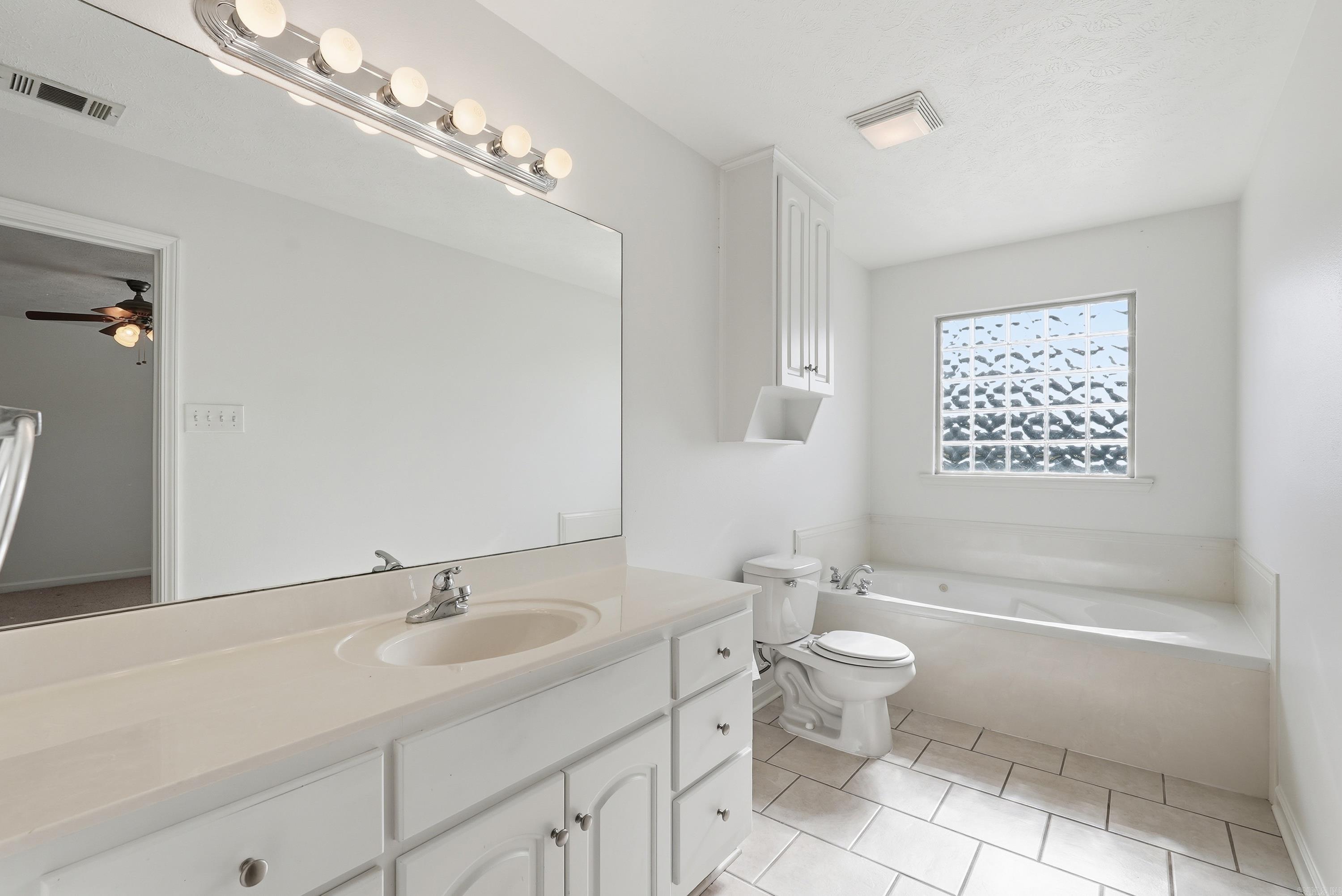 STONEHENGE PLACE - Residential