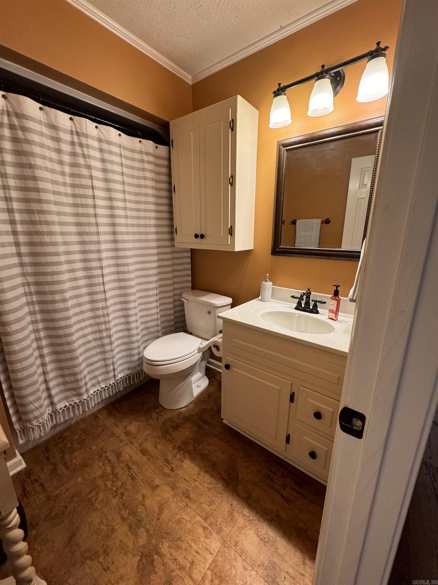 RIVER OAKS - Residential