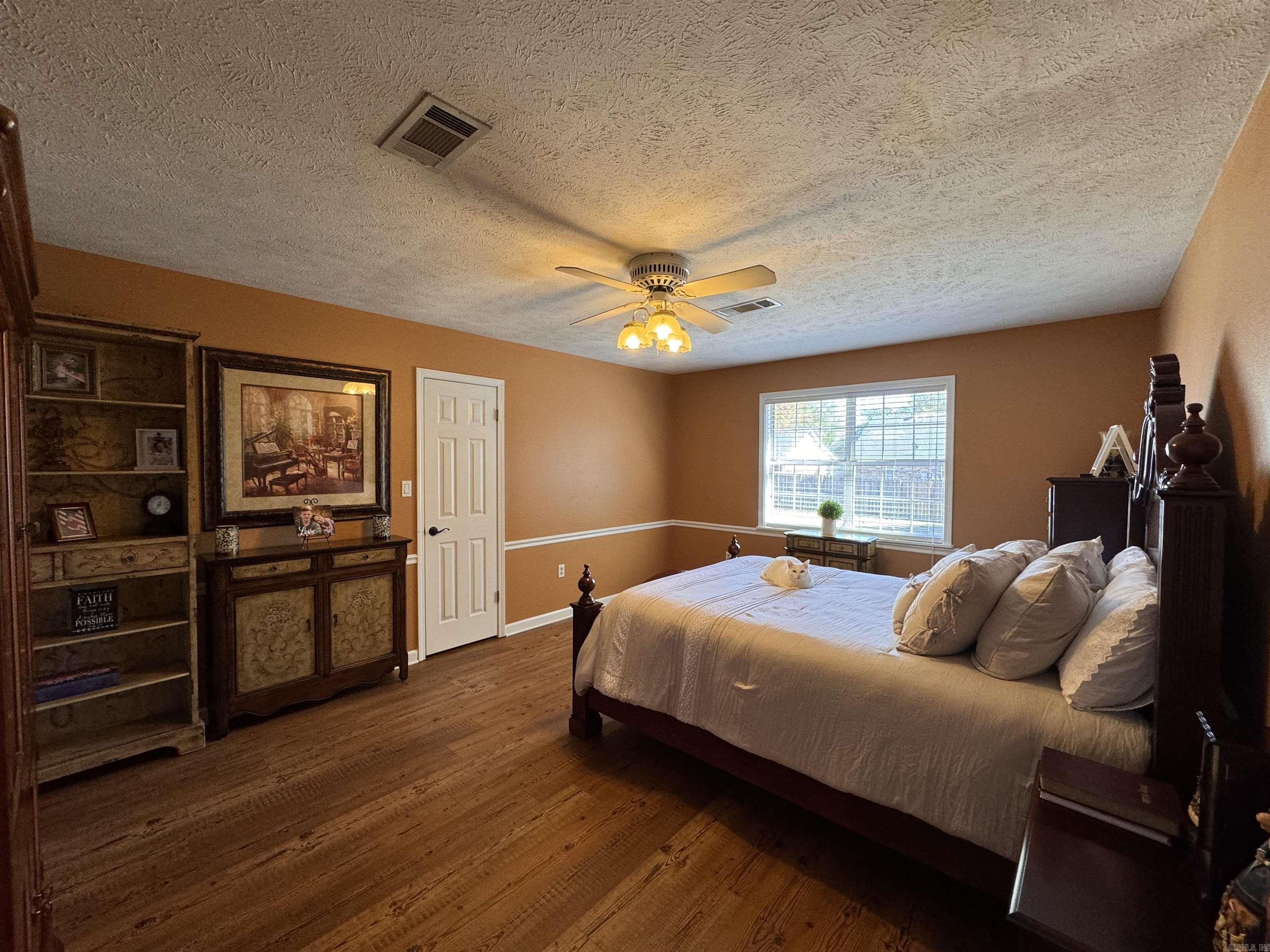 RIVER OAKS - Residential