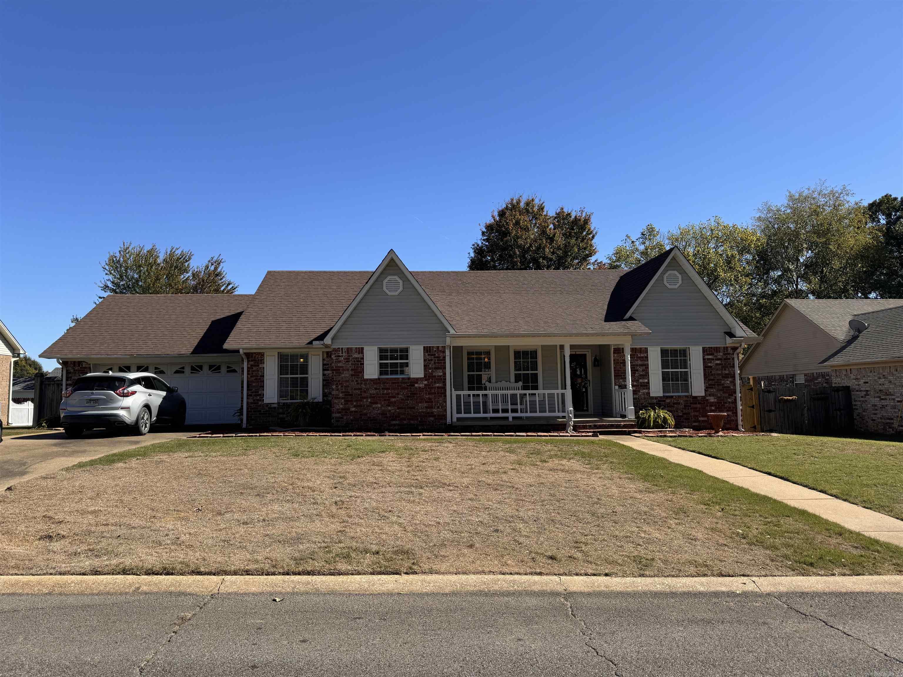 RIVER OAKS - Residential