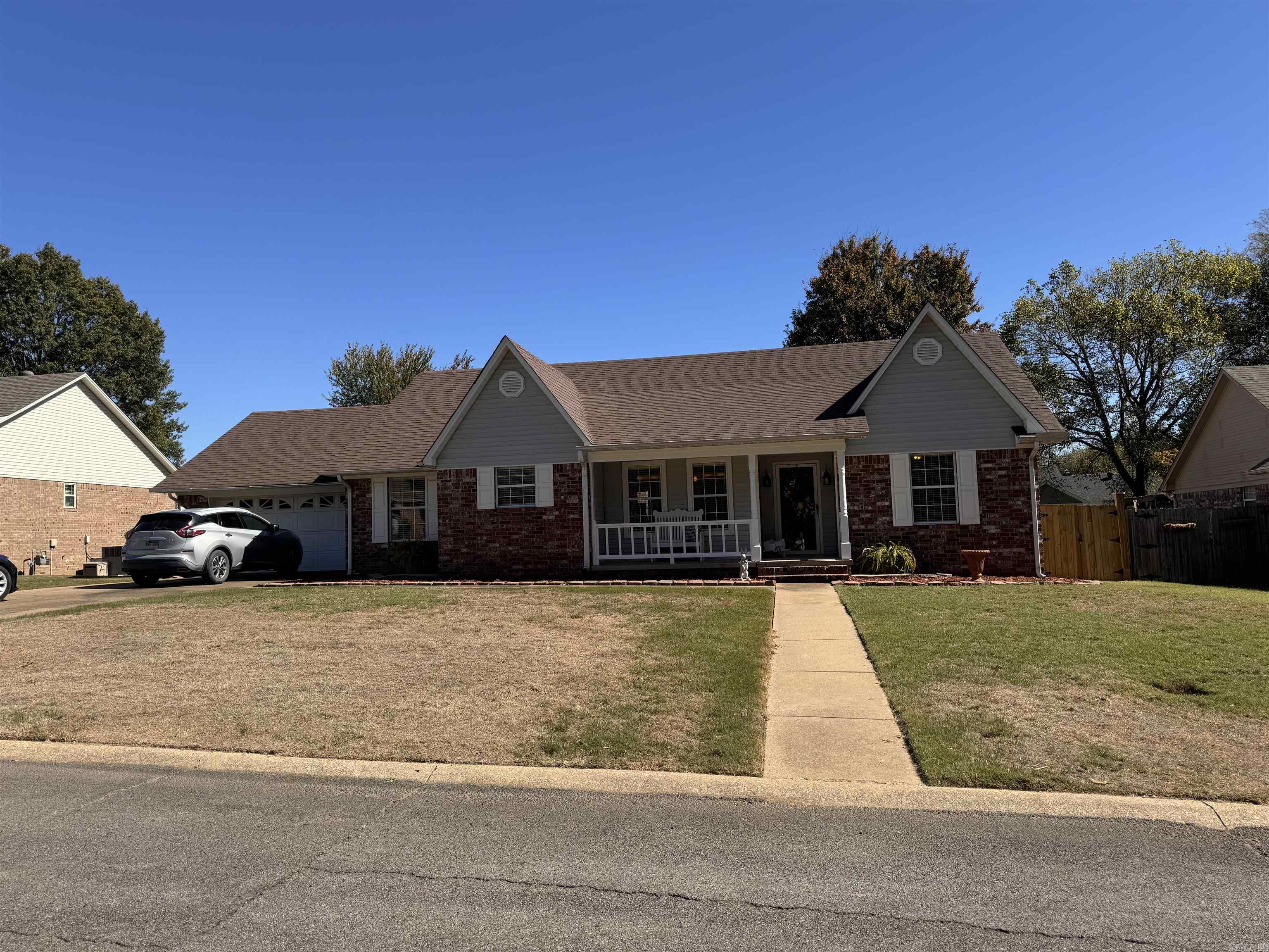 RIVER OAKS - Residential