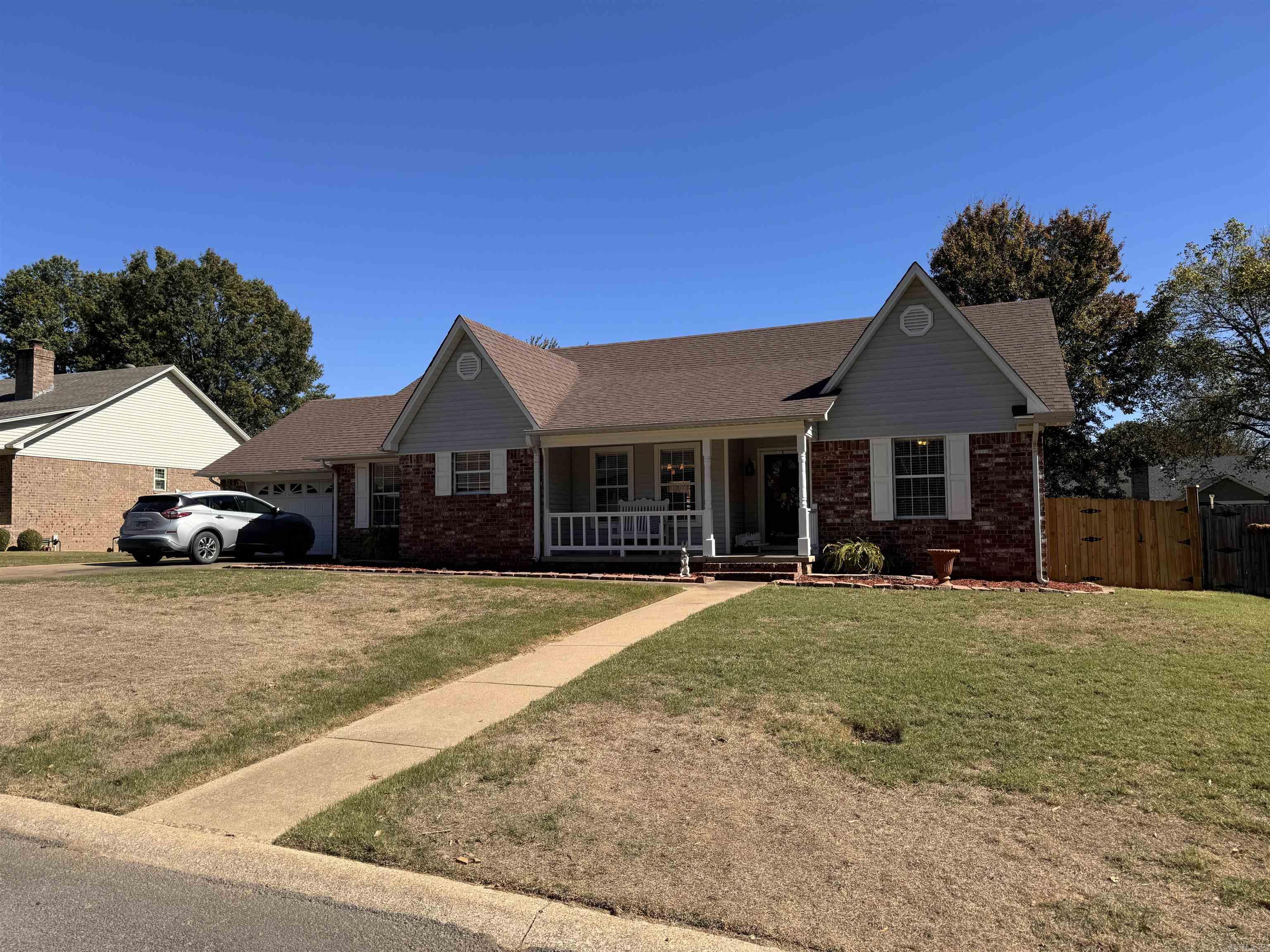 RIVER OAKS - Residential