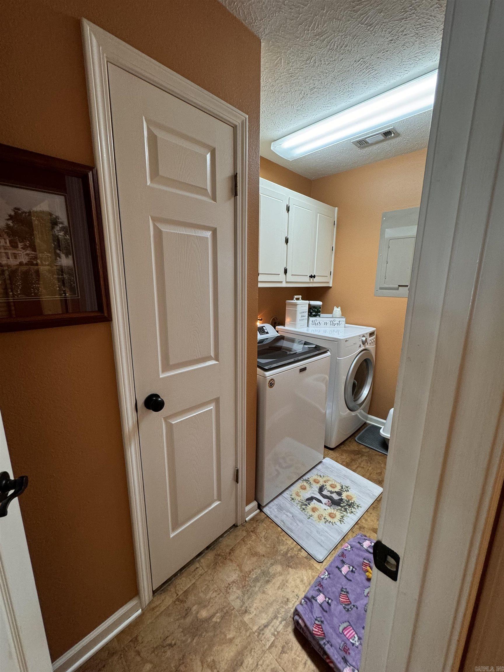 RIVER OAKS - Residential