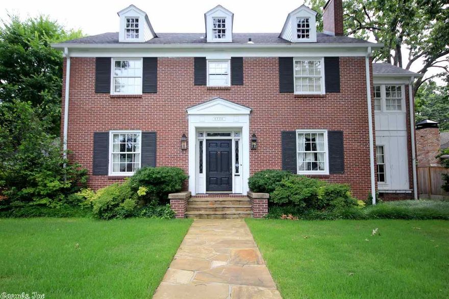 Stately Heights home ready for a family.  4 bedroom, 4.5 bath, formal rooms plus den, study, Library, sun room, 2 wood burning fireplaces with gas logs, in ground pool & patio.  Must see to appreciate.  This lovingly maintained home ready for your personal touch.  Walk to Forest Park School, Heights shopping and dining.