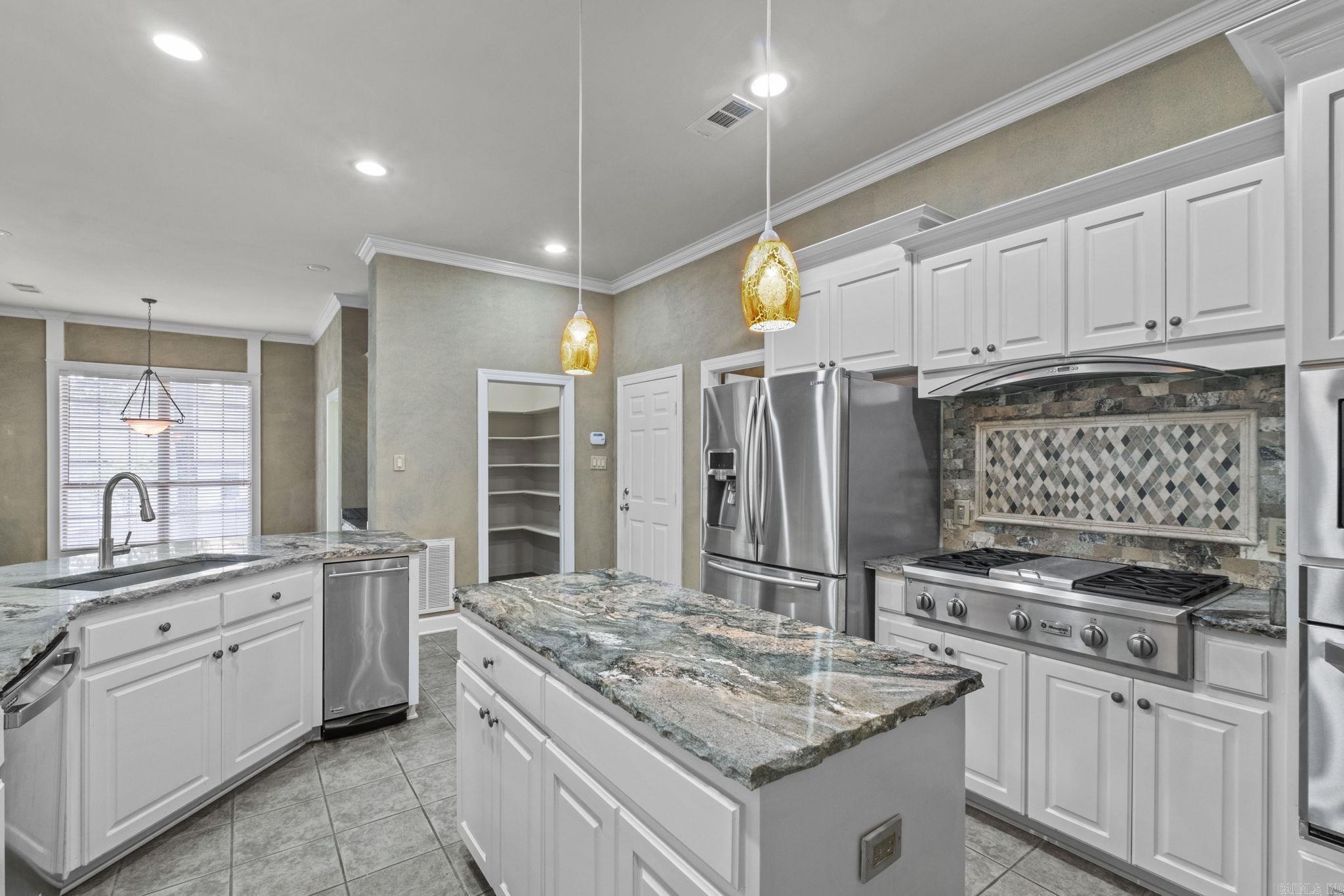 SHADY VALLEY - Residential