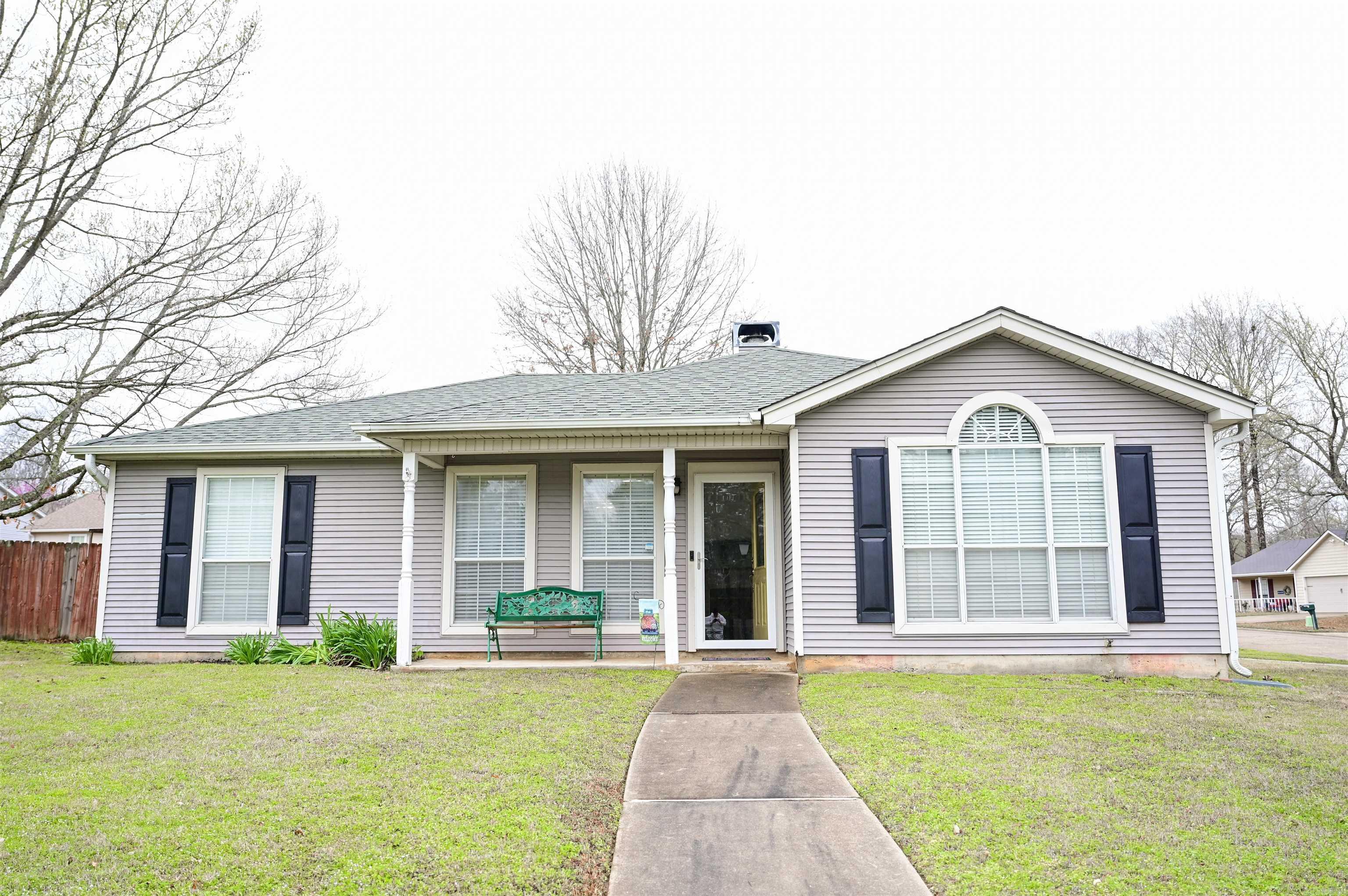 Welcome to 2712 Timbermist Dr! As you enter the front door you are immediately greeted with high vaulted ceilings combined with a warm and inviting living room. The living room flows seamlessly into the dining room and kitchen to give you a great partial open floor plan feel. The large primary bedroom is separate from the other two rooms and offers high ceilings that give the room a larger than it is feel to it. Whether you are looking for your first house or needing a bit more space, then look no further. Schedule your showing today and welcome home! AGENTS SEE REMARKS.