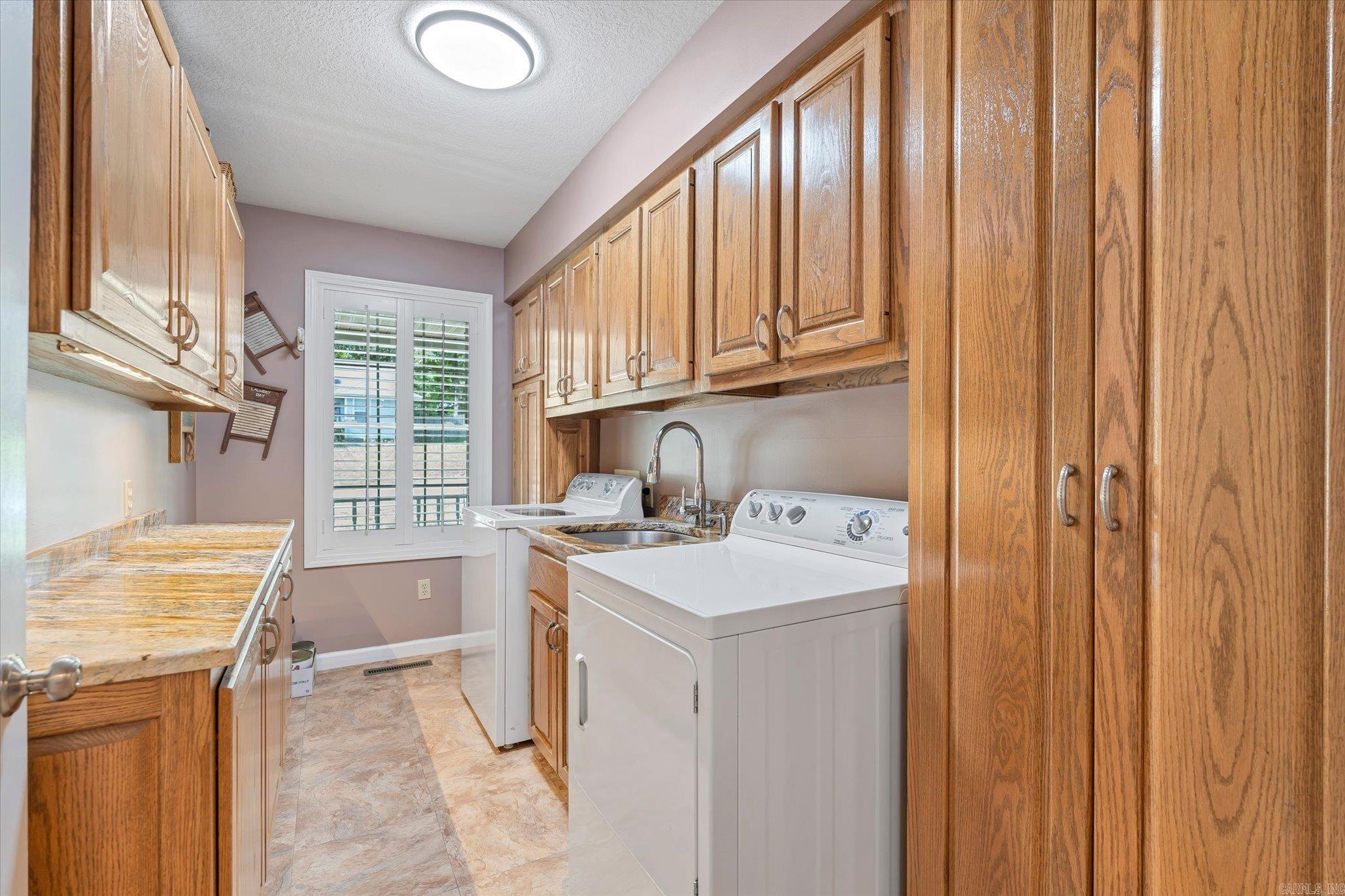 RAINBOW HTS - Residential