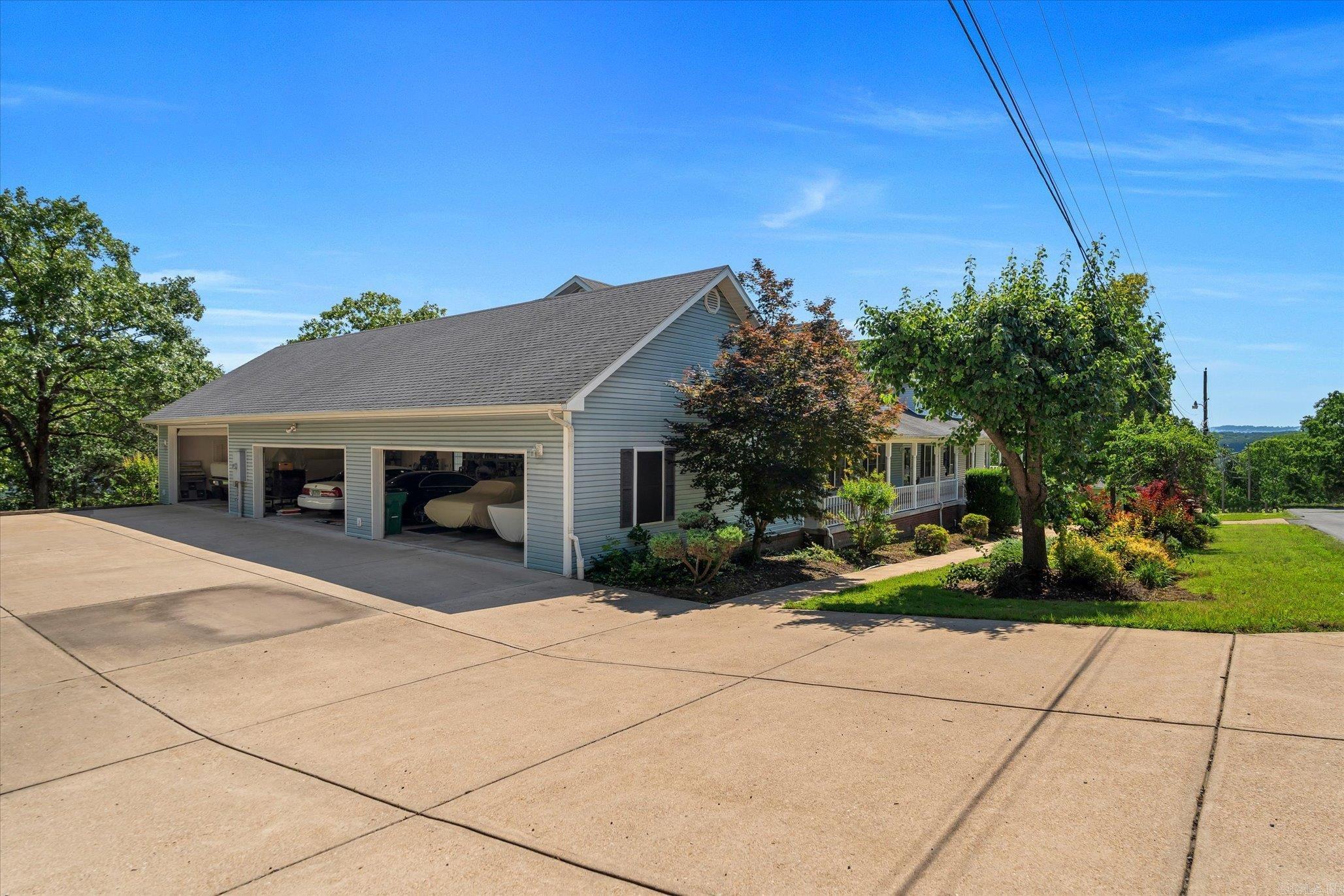 RAINBOW HTS - Residential