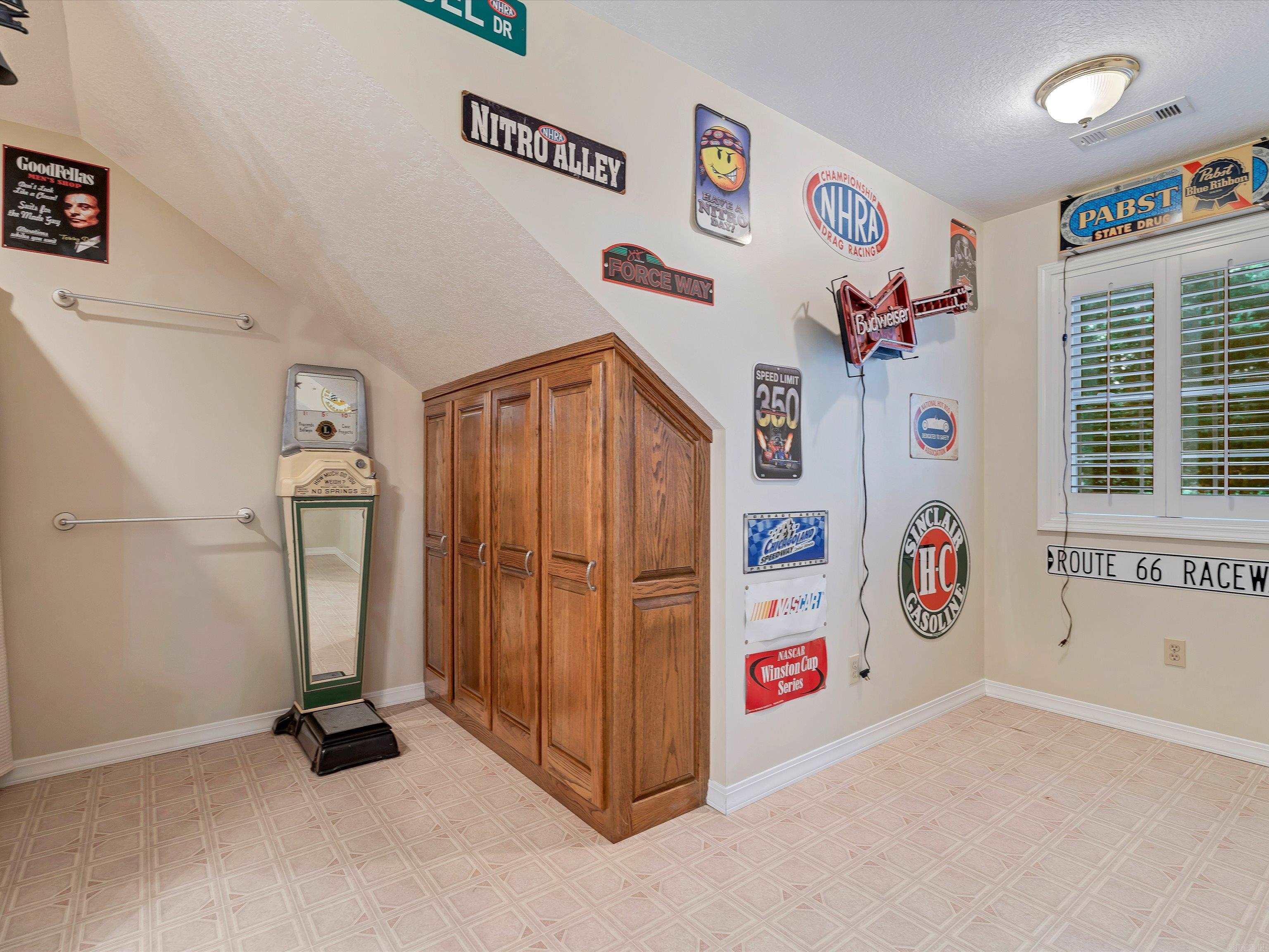 RAINBOW HTS - Residential