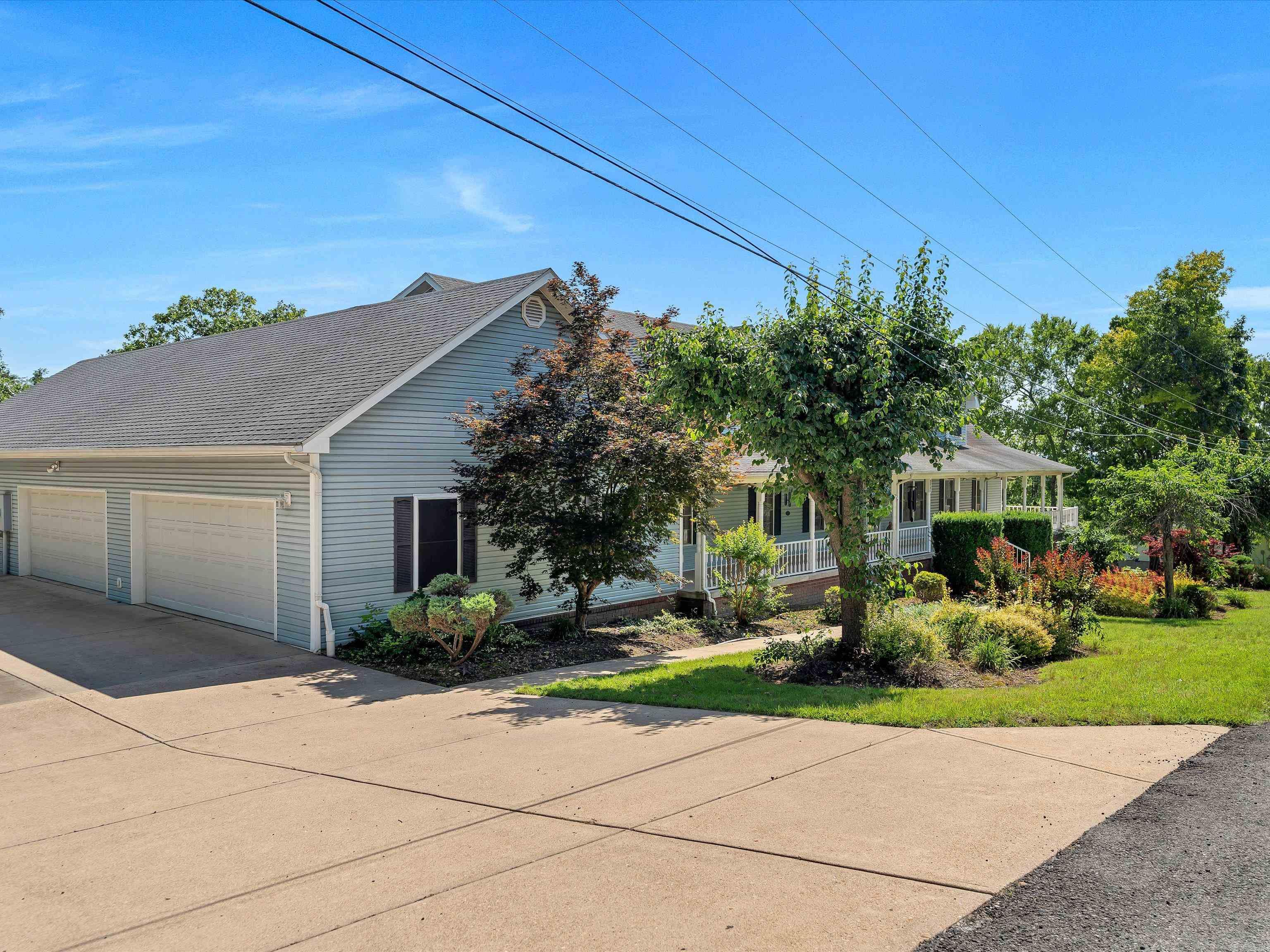 RAINBOW HTS - Residential