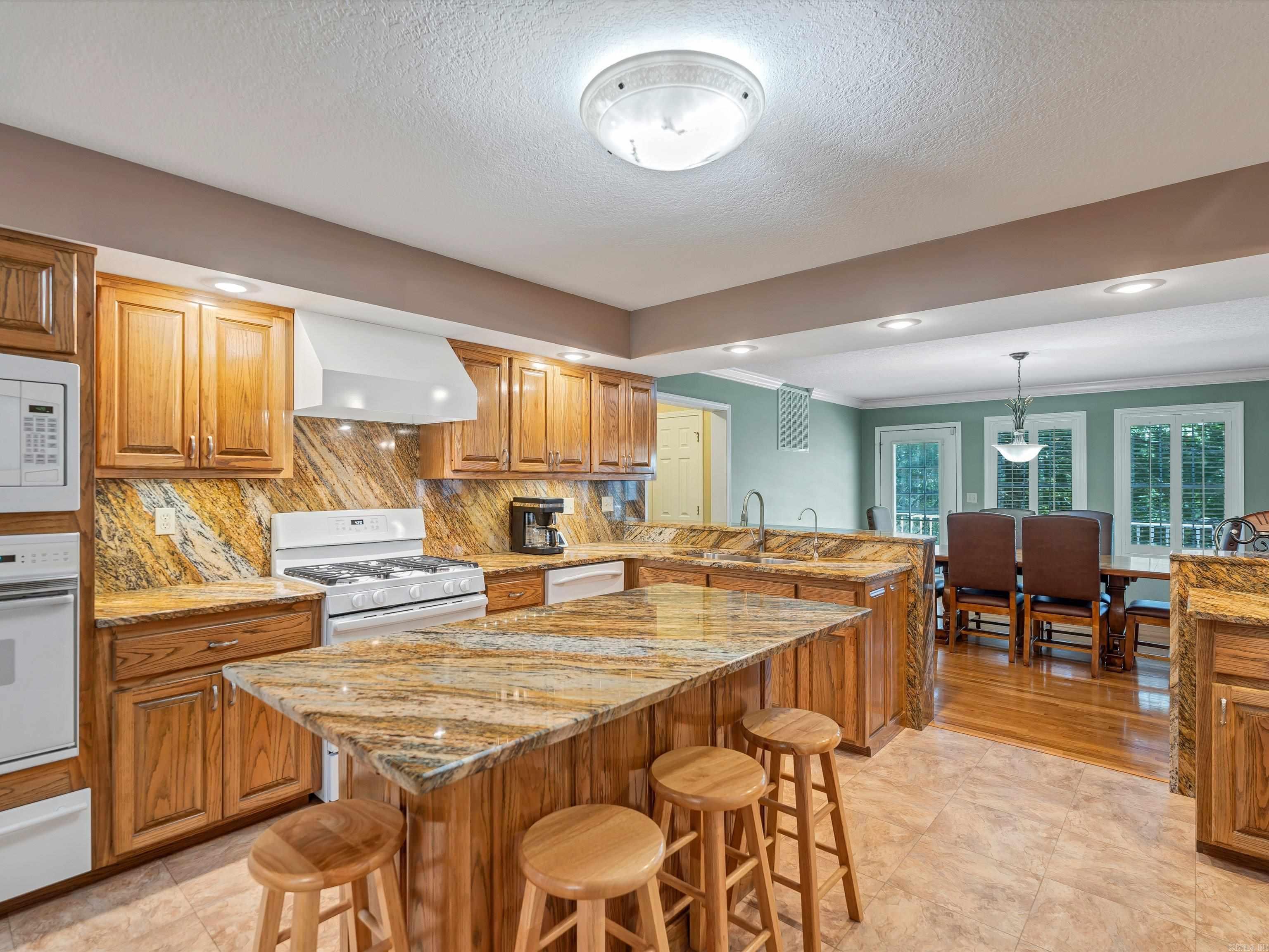 RAINBOW HTS - Residential