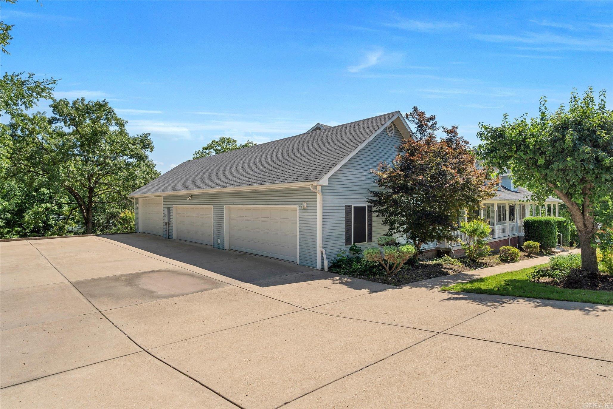 RAINBOW HTS - Residential