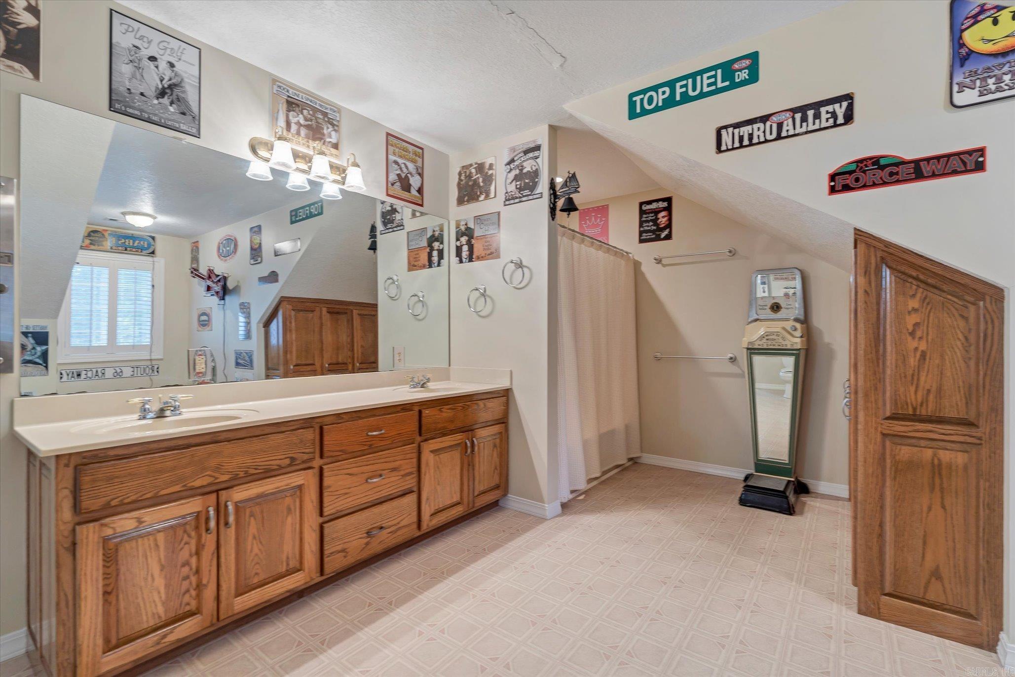 RAINBOW HTS - Residential