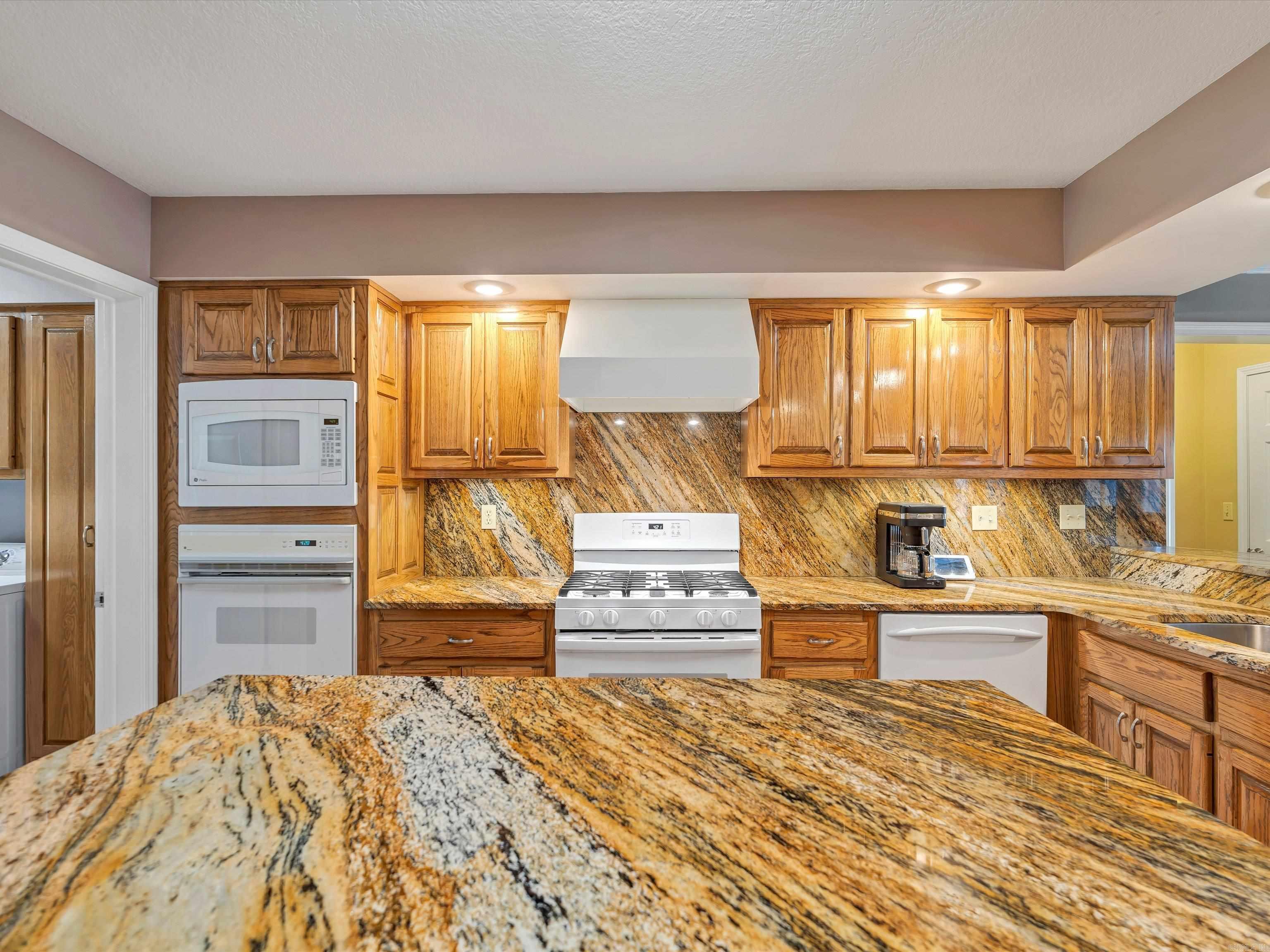 RAINBOW HTS - Residential