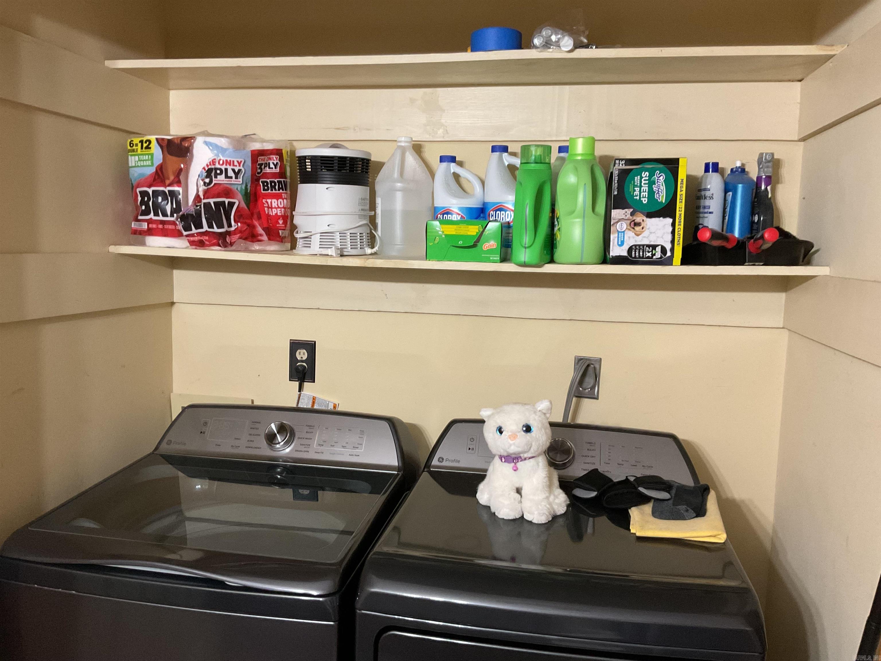 CEDAR VALLEY - Residential