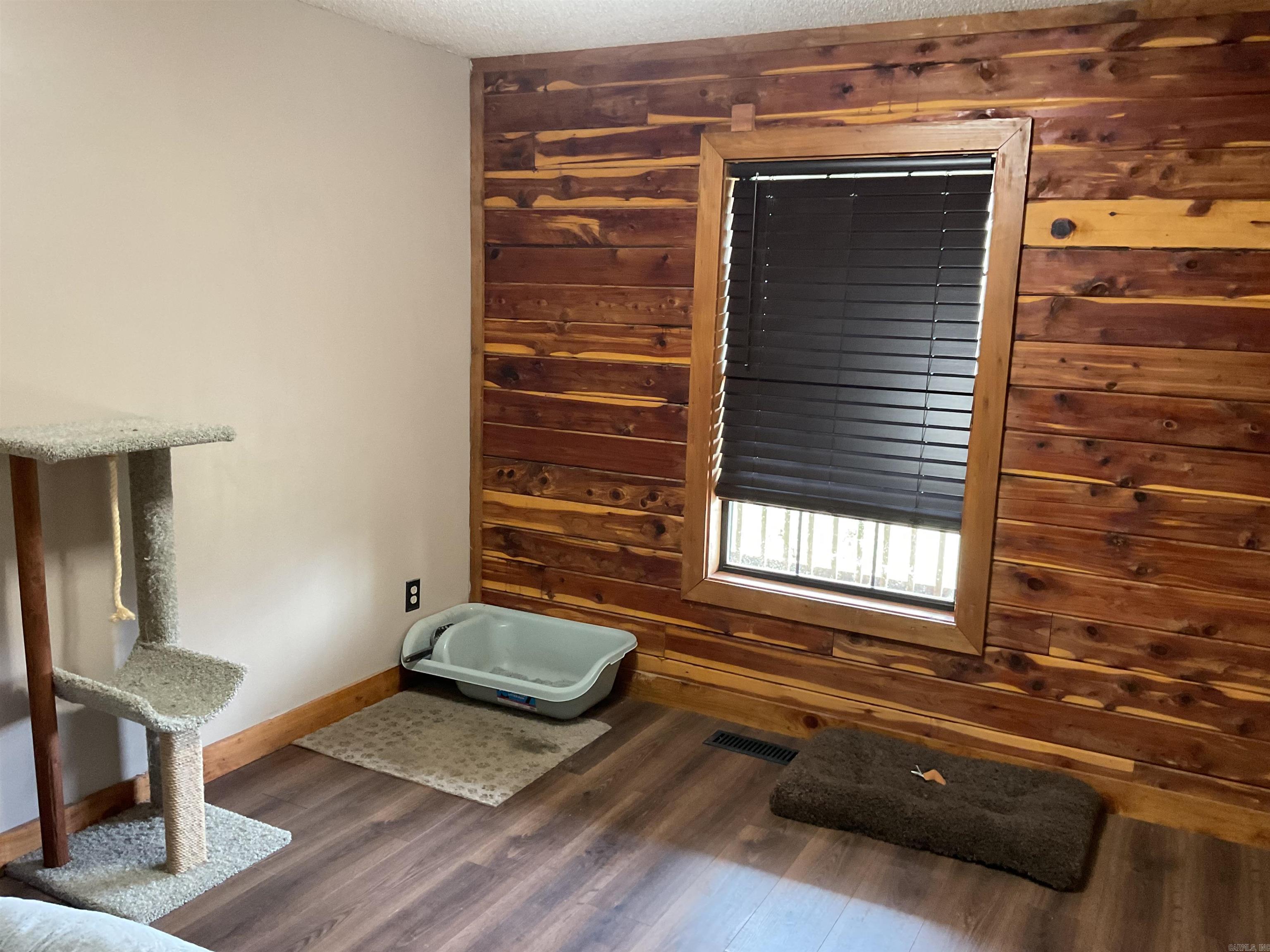 CEDAR VALLEY - Residential