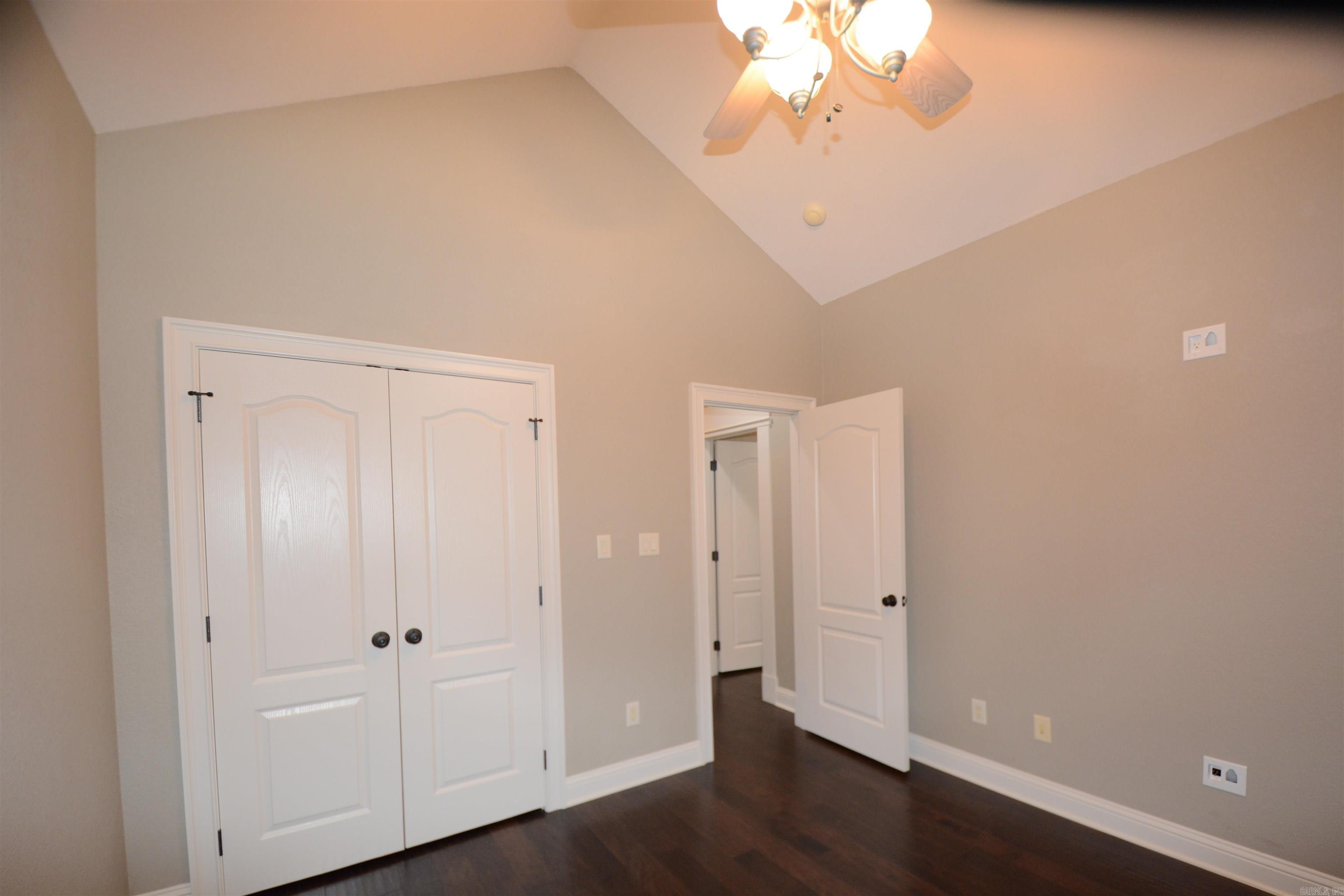 Red Oak Ridge - Residential