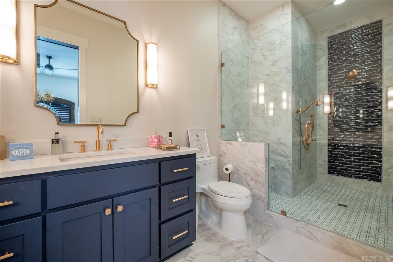 CHENAL DOWNS - Residential