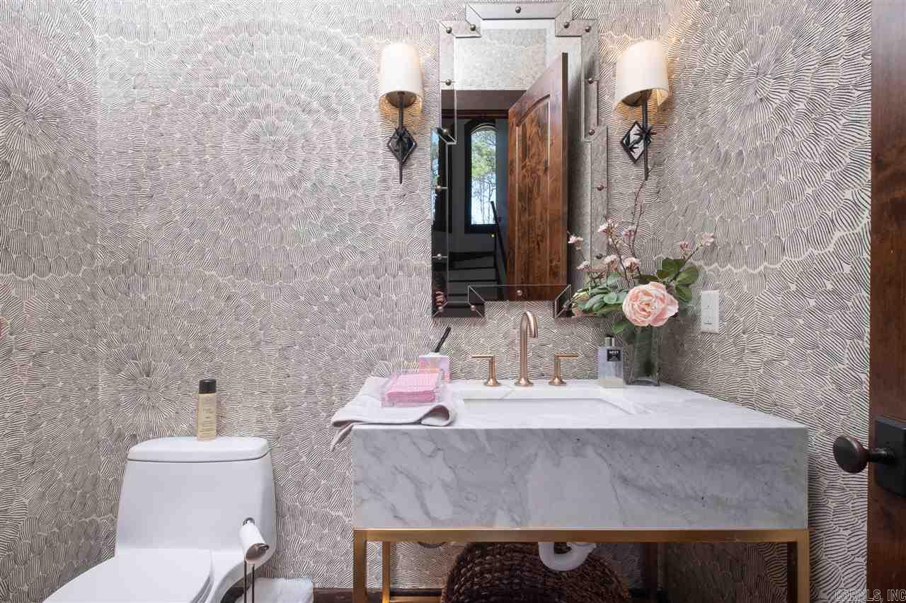 CHENAL DOWNS - Residential