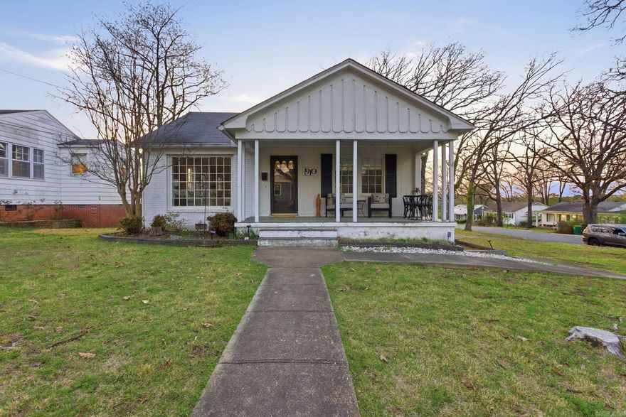 Charming 2-bedroom, 1-bath gem nestled on a desirable corner lot on the edge of The Heights! This adorable home offers the perfect blend of character and convenience — from the moment you pull up, you'll love the curb appeal and the space that a corner lot provides. Inside, you'll find a cozy, well-laid-out floor plan that maximizes every square foot. Whether you're a first-time buyer or looking to downsize without sacrificing location, this one checks all the boxes. With Buyer Incentives available, there's never been a better time to make your move!  Opportunities like this don't last long — schedule your private showing today!