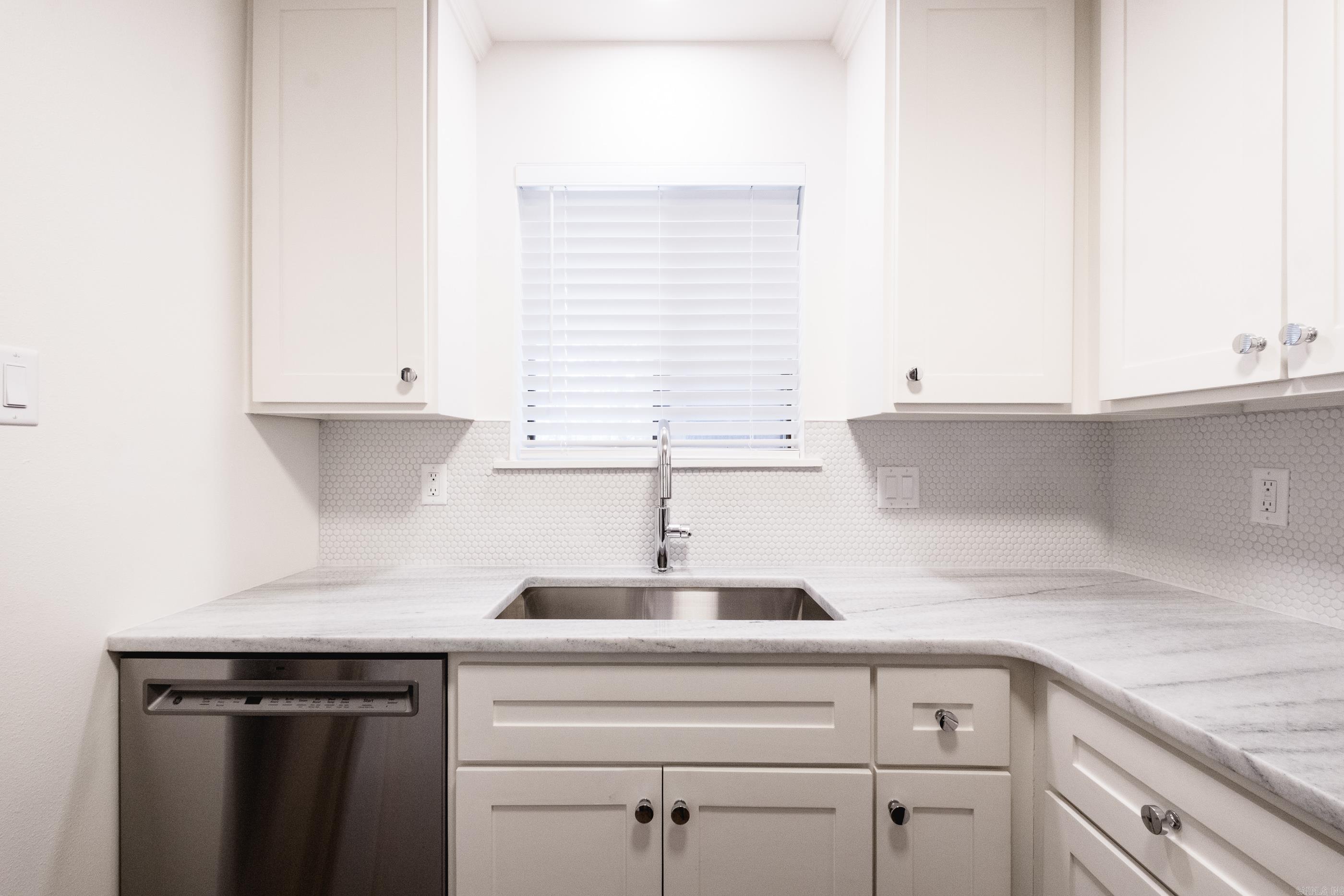 PLEASANTWOOD CONDOS - Residential