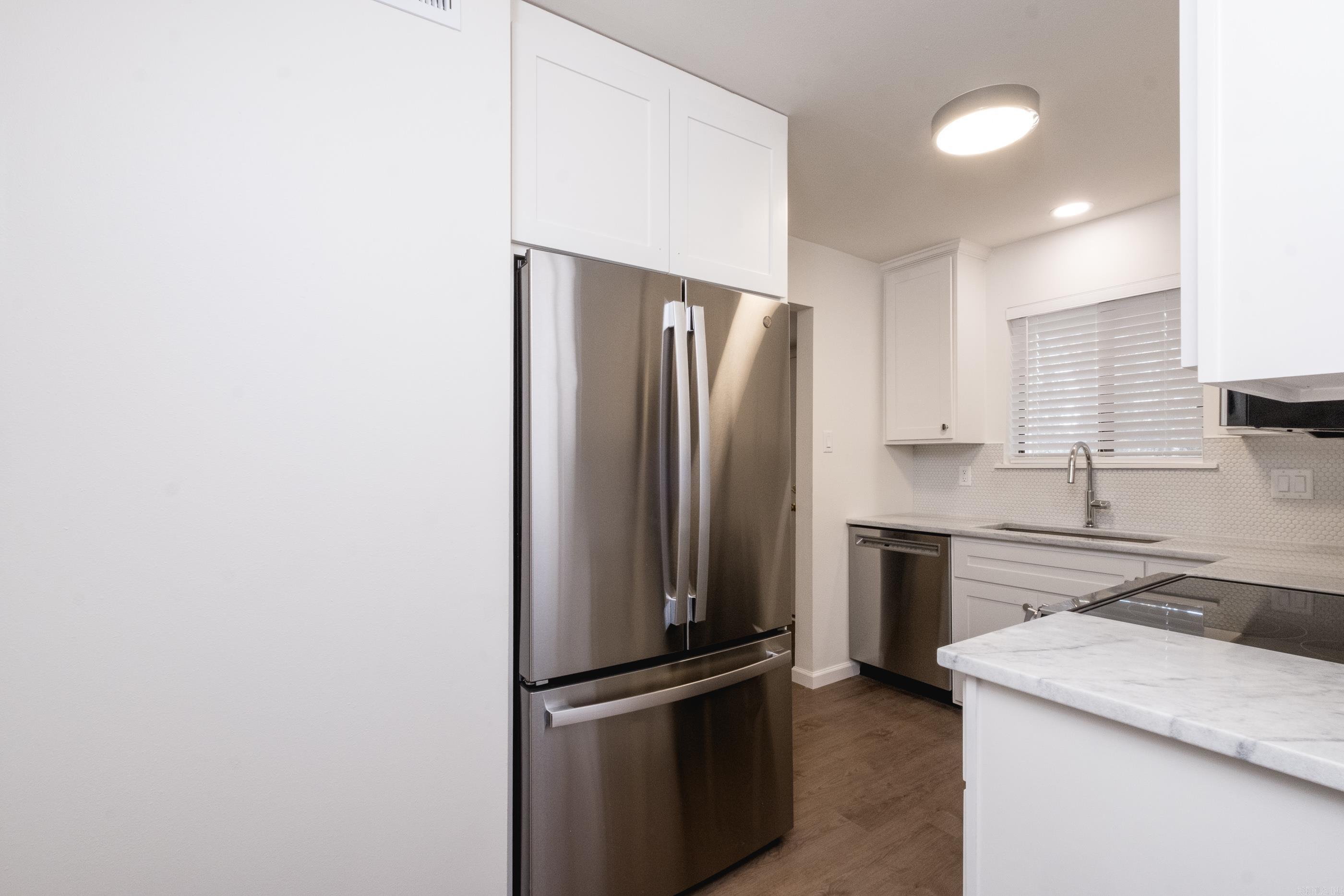 PLEASANTWOOD CONDOS - Residential