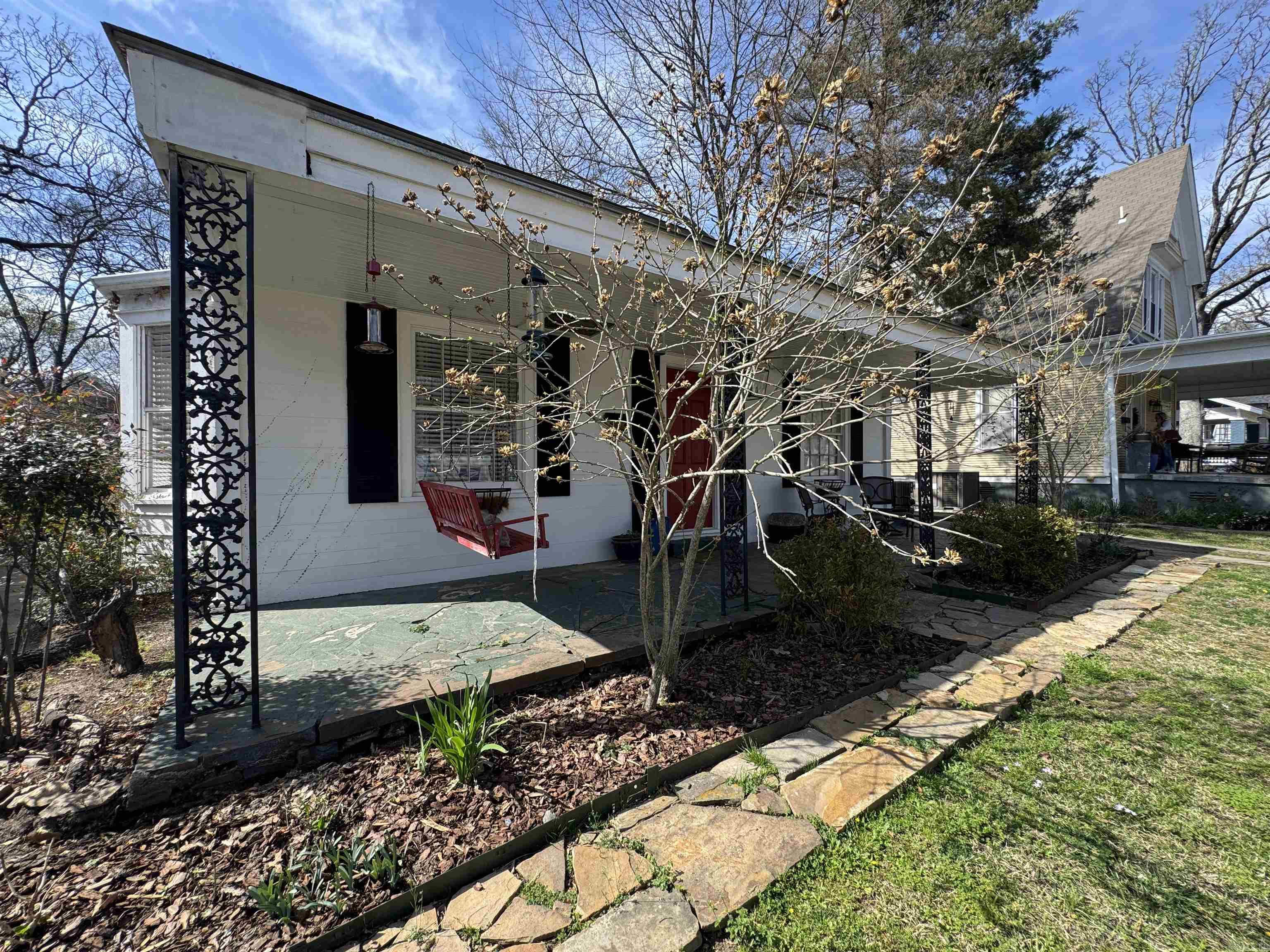 AUTEN & MOSS - Residential