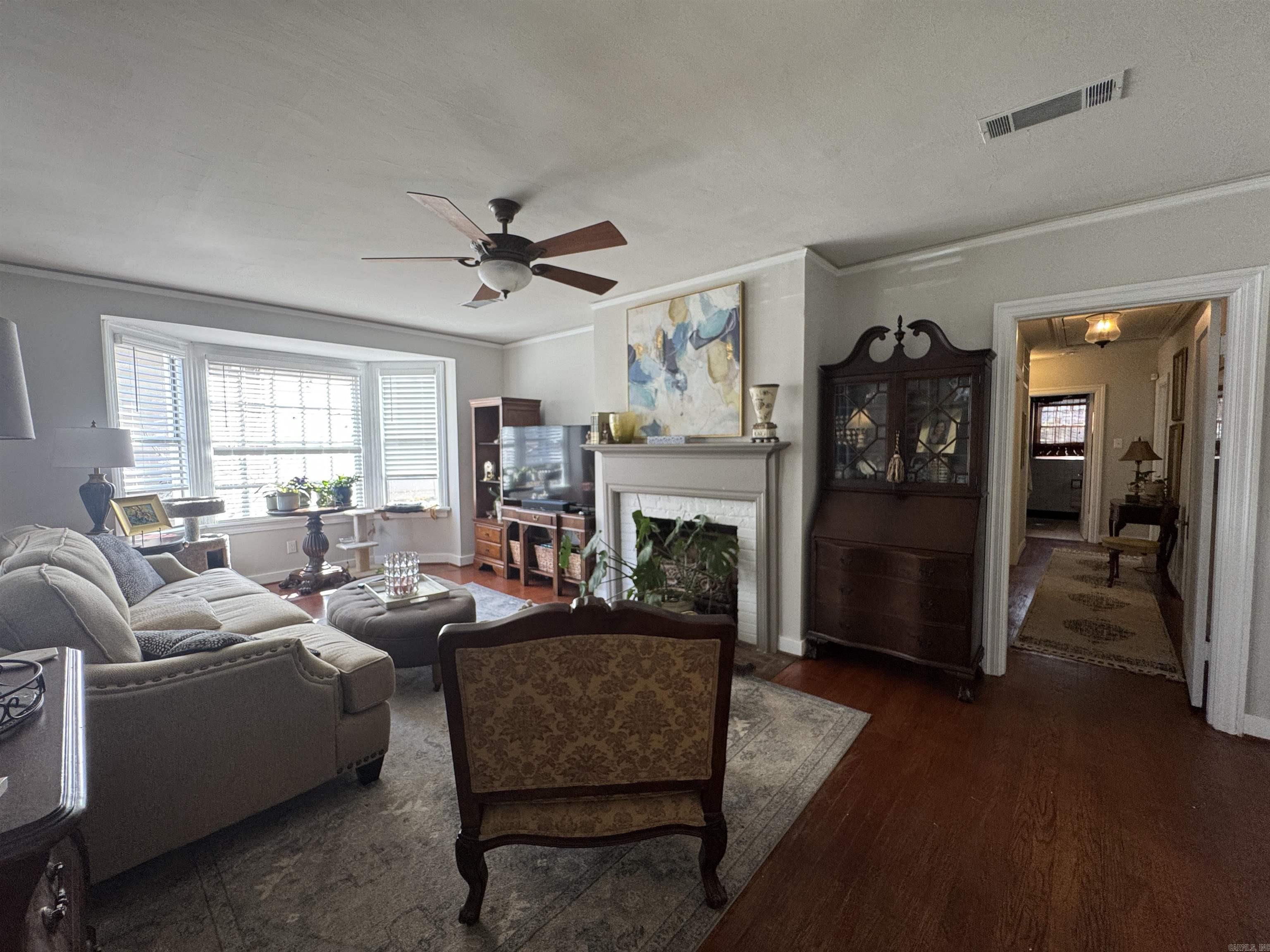 AUTEN & MOSS - Residential