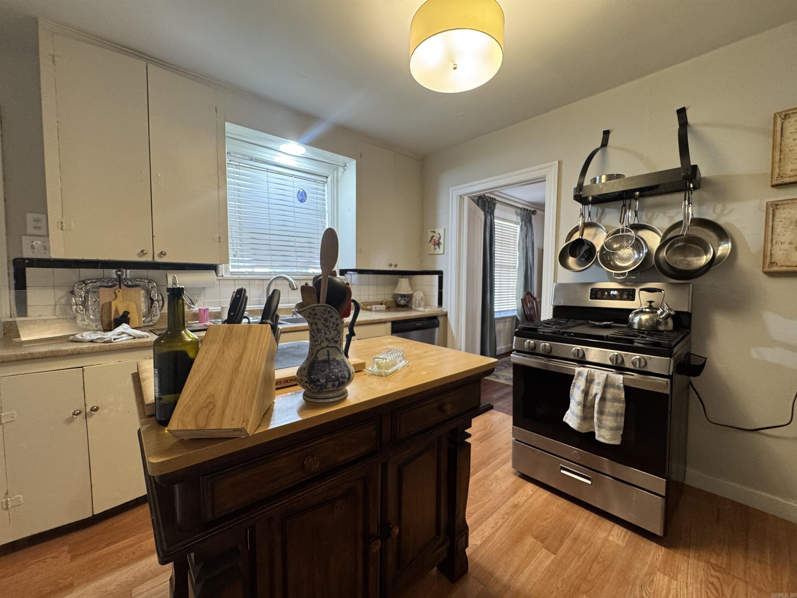 AUTEN & MOSS - Residential