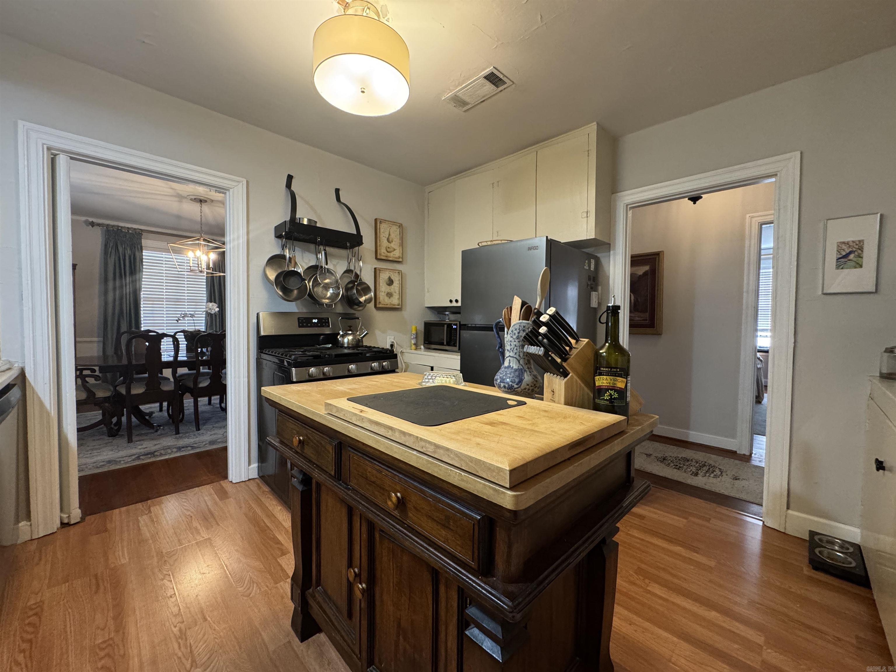 AUTEN & MOSS - Residential