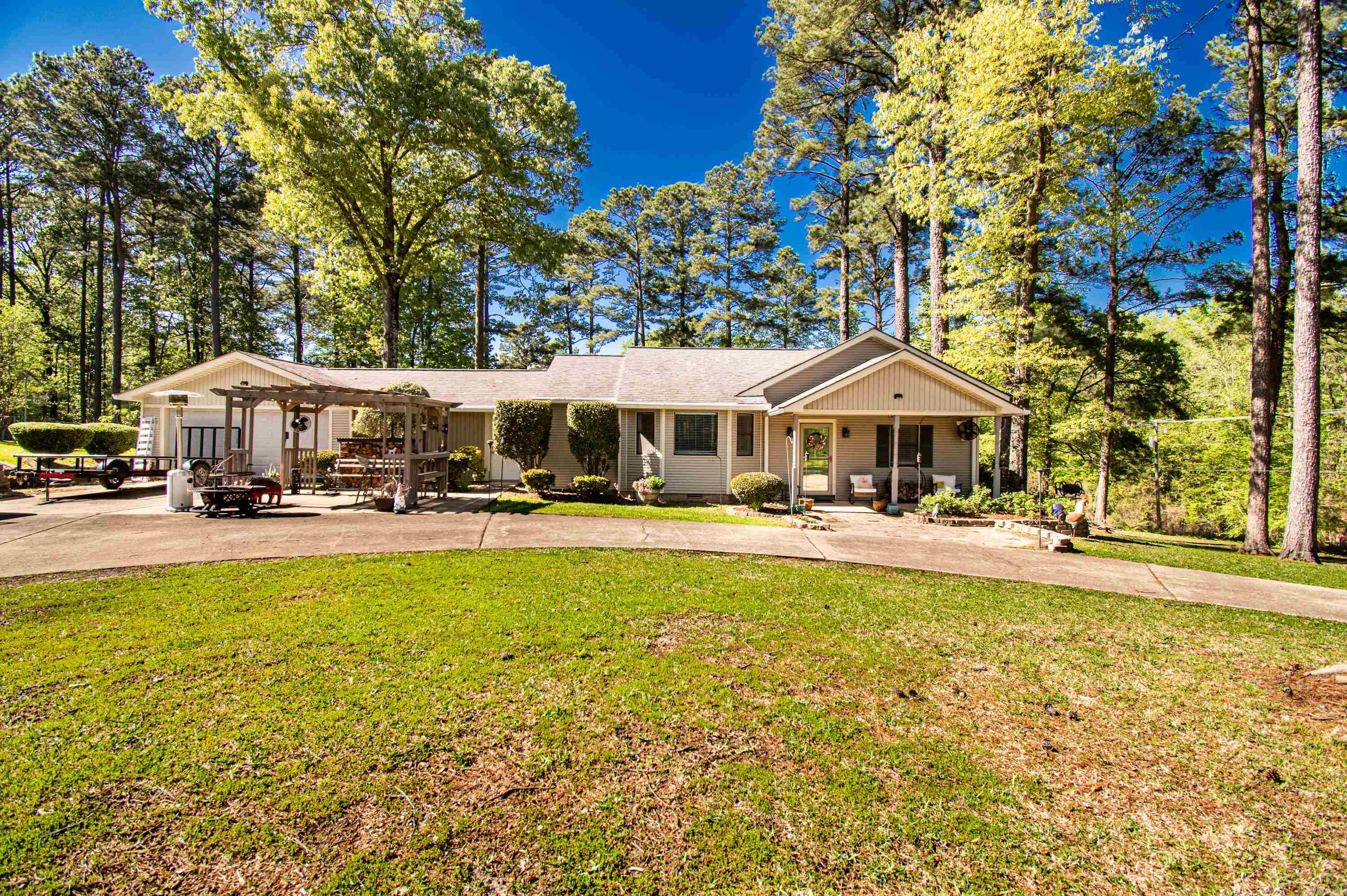 Charming3 Bedroom Home on Sprawling 1.26 Acres ā Close to Town Yet Away from it All! Discover the perfect blend of comfort, style, and space in this beautifully updated 3 bedroom, 2.5 bathroom home nestled on a generous 1.26-acre lot, just minutes outside the city limits. Offering the peaceful ambiance of countryside living while maintaining convenient access to town, this property provides the best of both worlds. Home Features Include: Spacious Interior: Freshly painted walls give the entire home a clean, modern look, creating a welcoming atmosphere from the moment you step inside. Updated Kitchen: Recently remodeled to the highest standards, the kitchen boasts stunning granite countertops, a chic backsplash, and sleek stainless steel appliances. Whether you're preparing a simple family meal or entertaining guests, this kitchen is sure to inspire your culinary adventures. Comfortable Bedrooms: Enjoy the comfort and privacy of three generously sized bedrooms, each featuring new plush carpeting that adds warmth and coziness. Expansive Outdoor Space: The large lot provides ample space for gardening, recreational activities, or simply enjoying the natural surroundings.