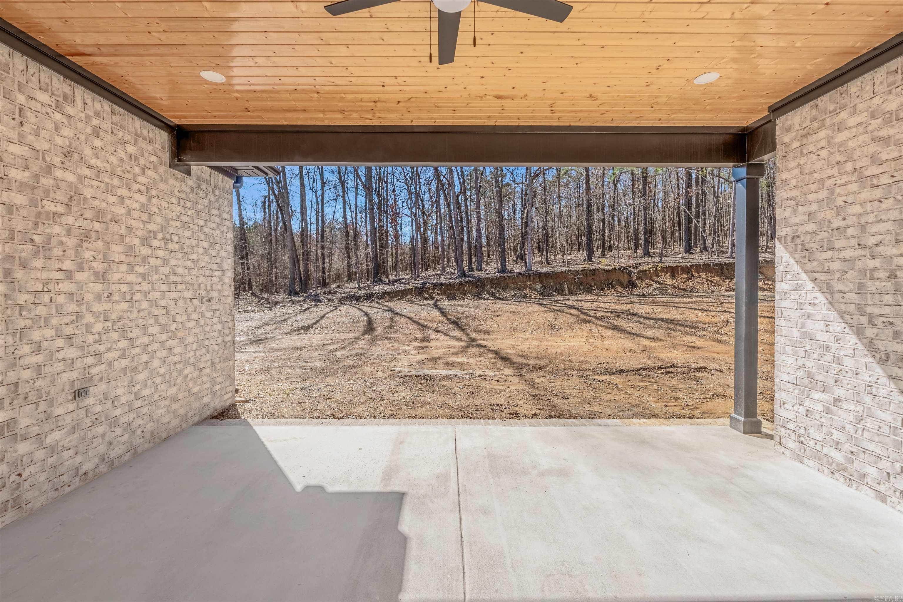 SIENNA LAKE - Residential