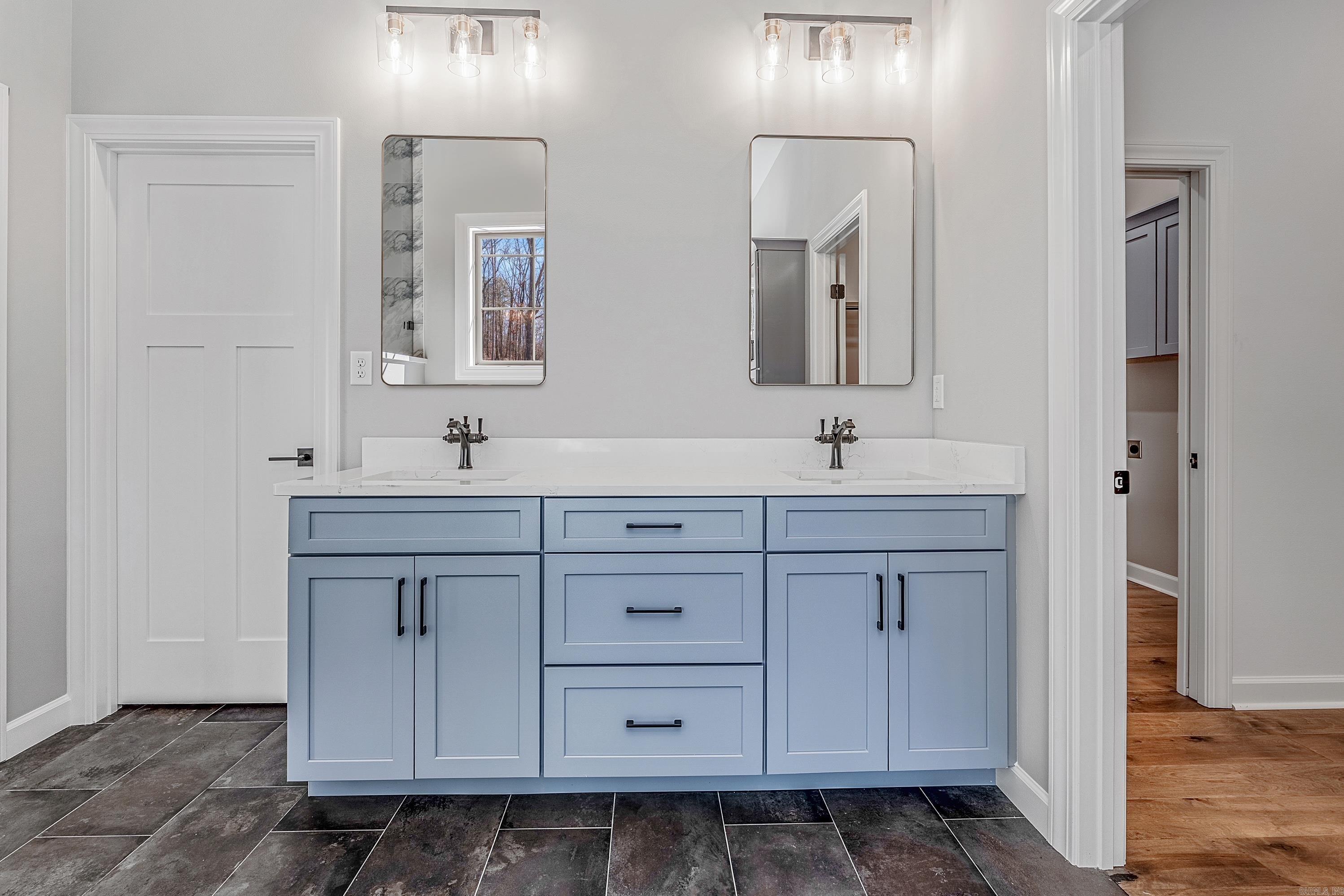 SIENNA LAKE - Residential