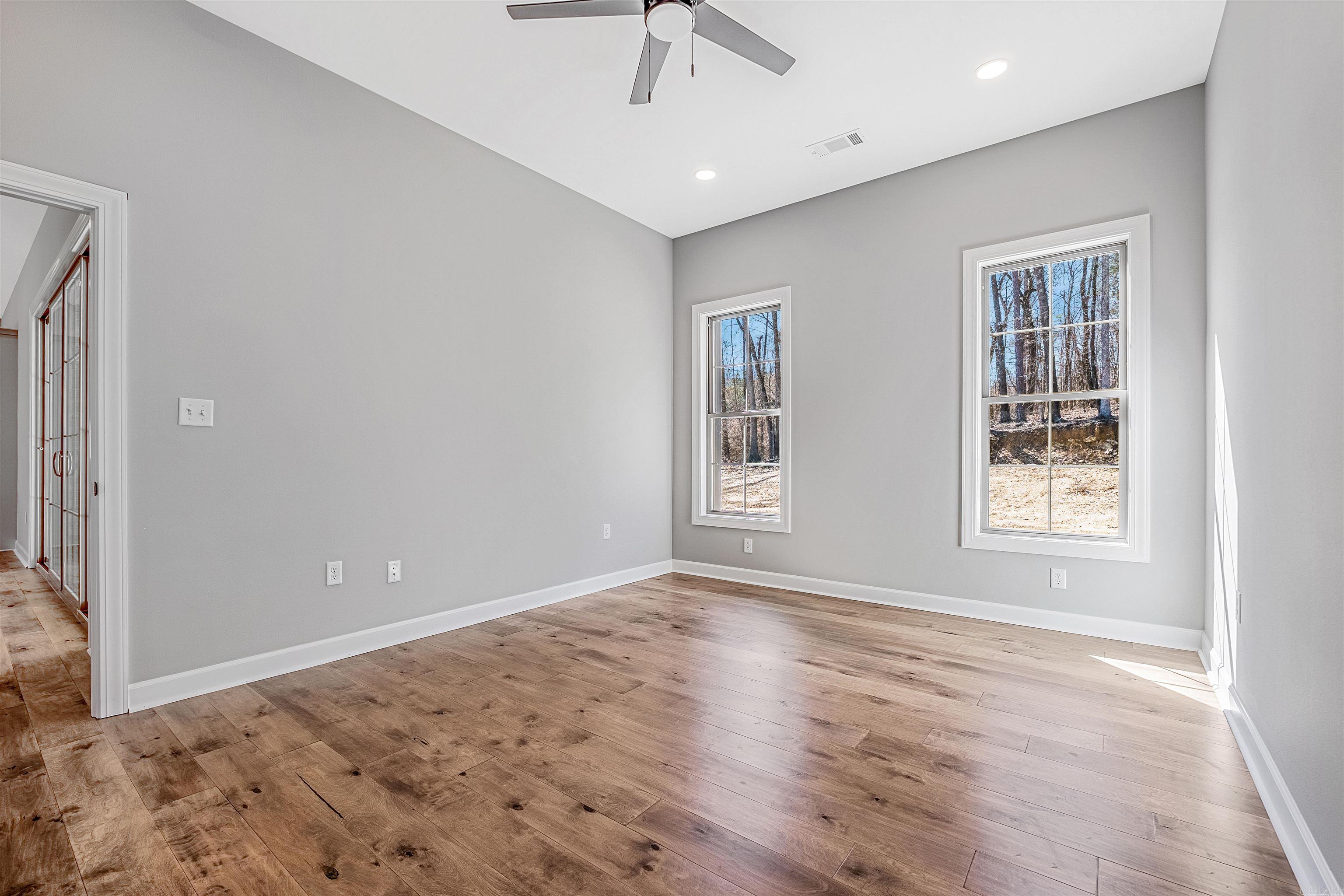 SIENNA LAKE - Residential