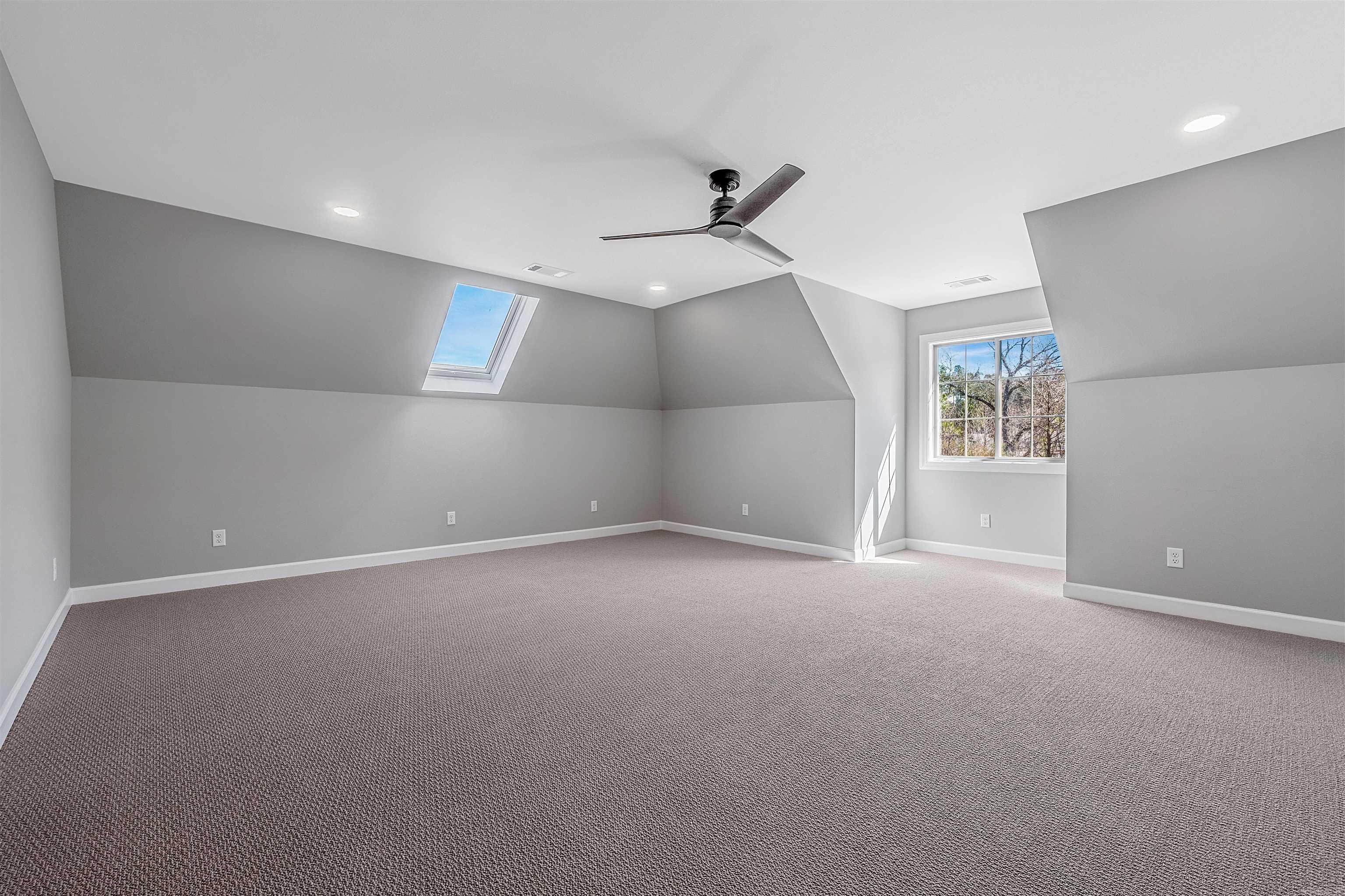 SIENNA LAKE - Residential