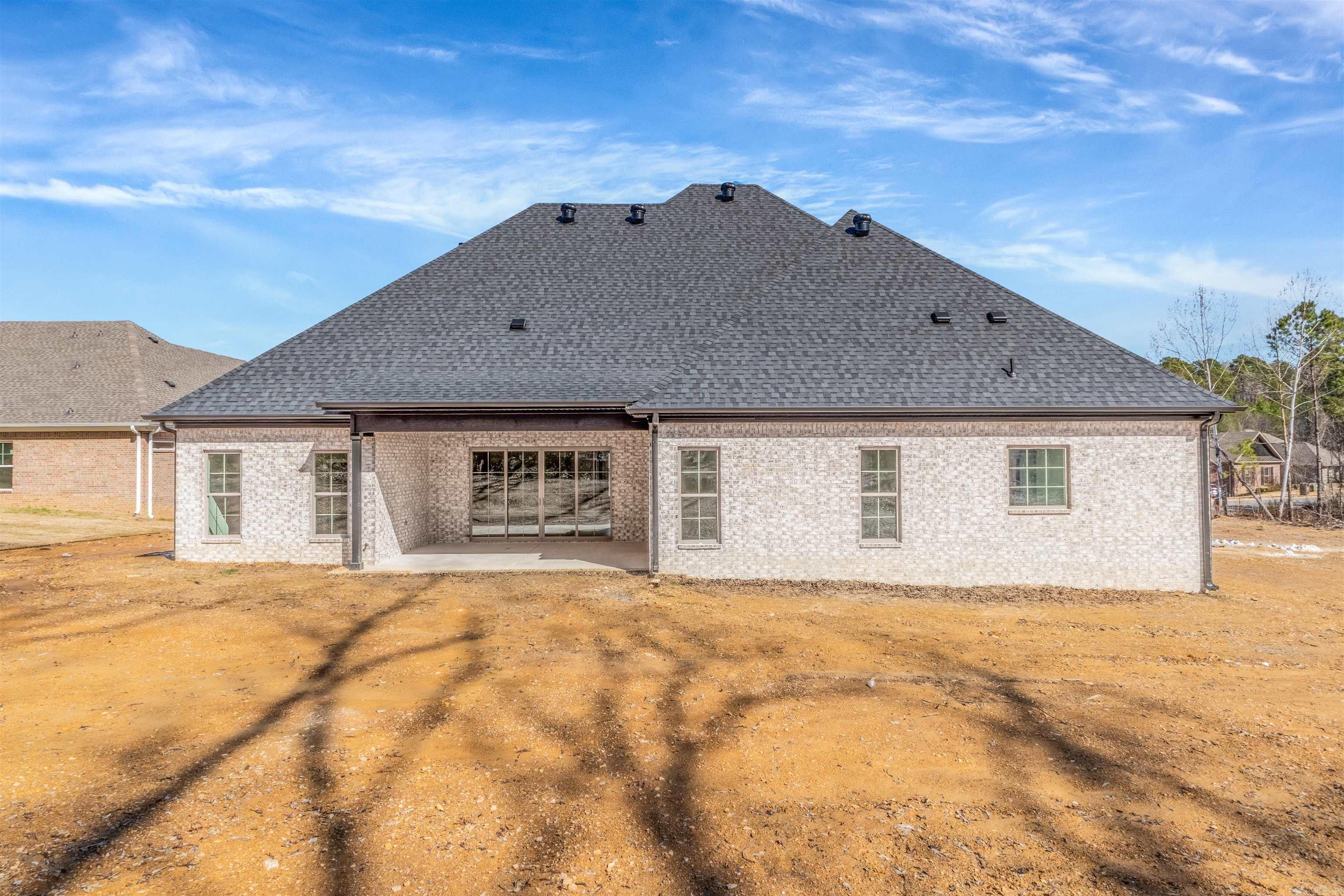 SIENNA LAKE - Residential