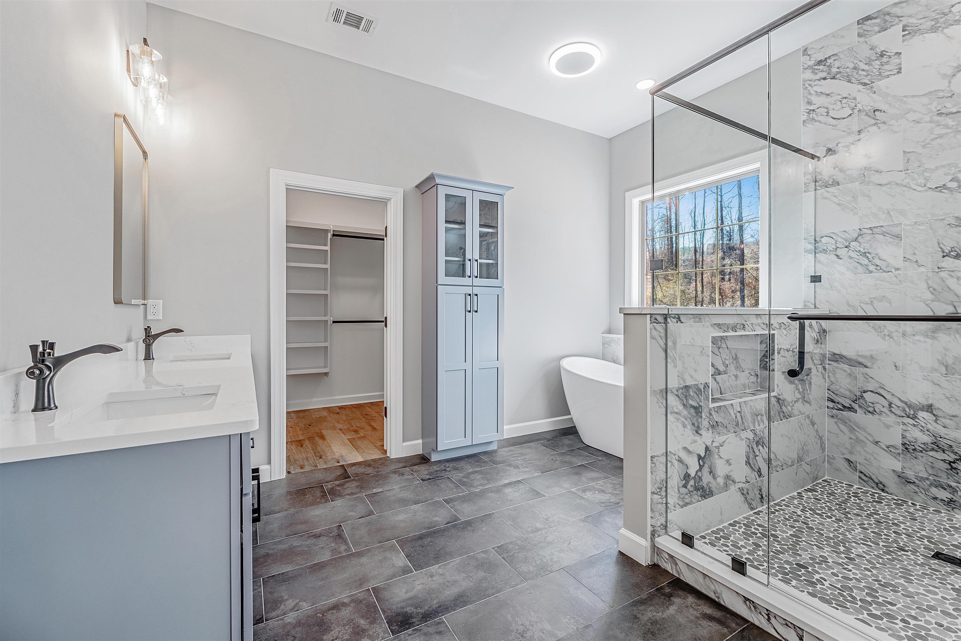 SIENNA LAKE - Residential