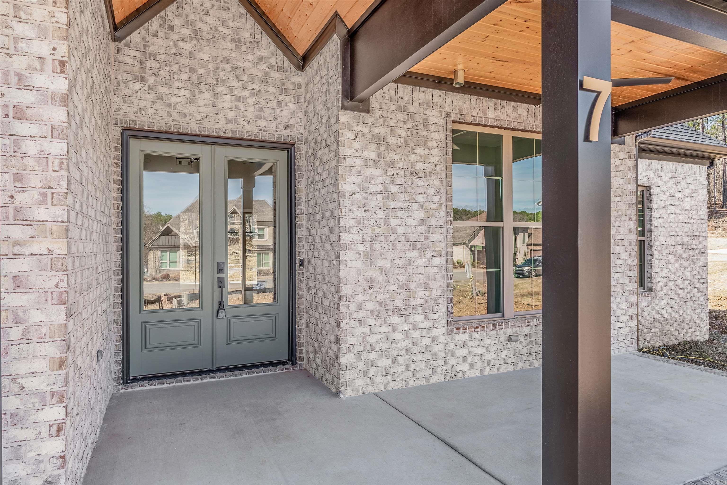 SIENNA LAKE - Residential