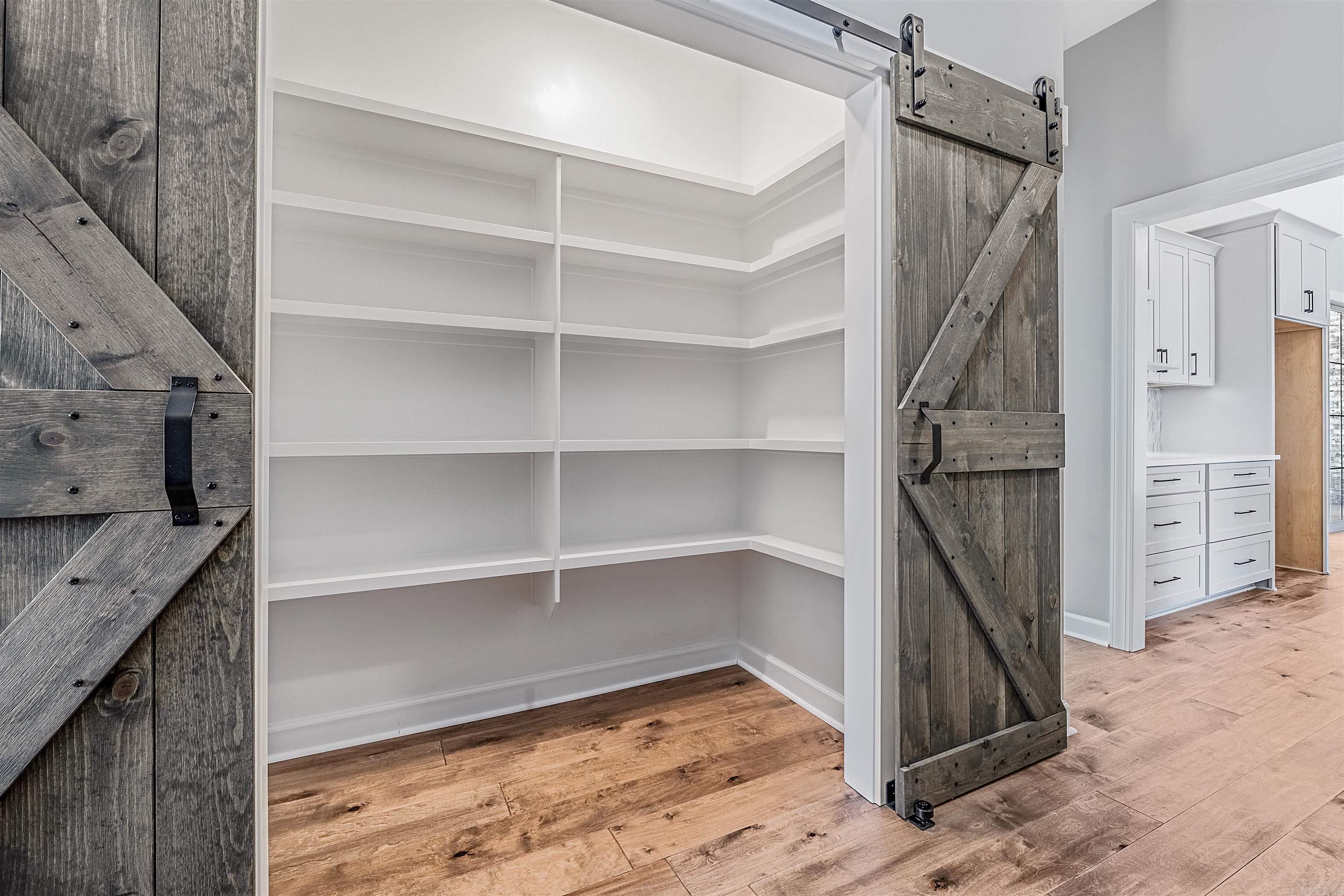 SIENNA LAKE - Residential