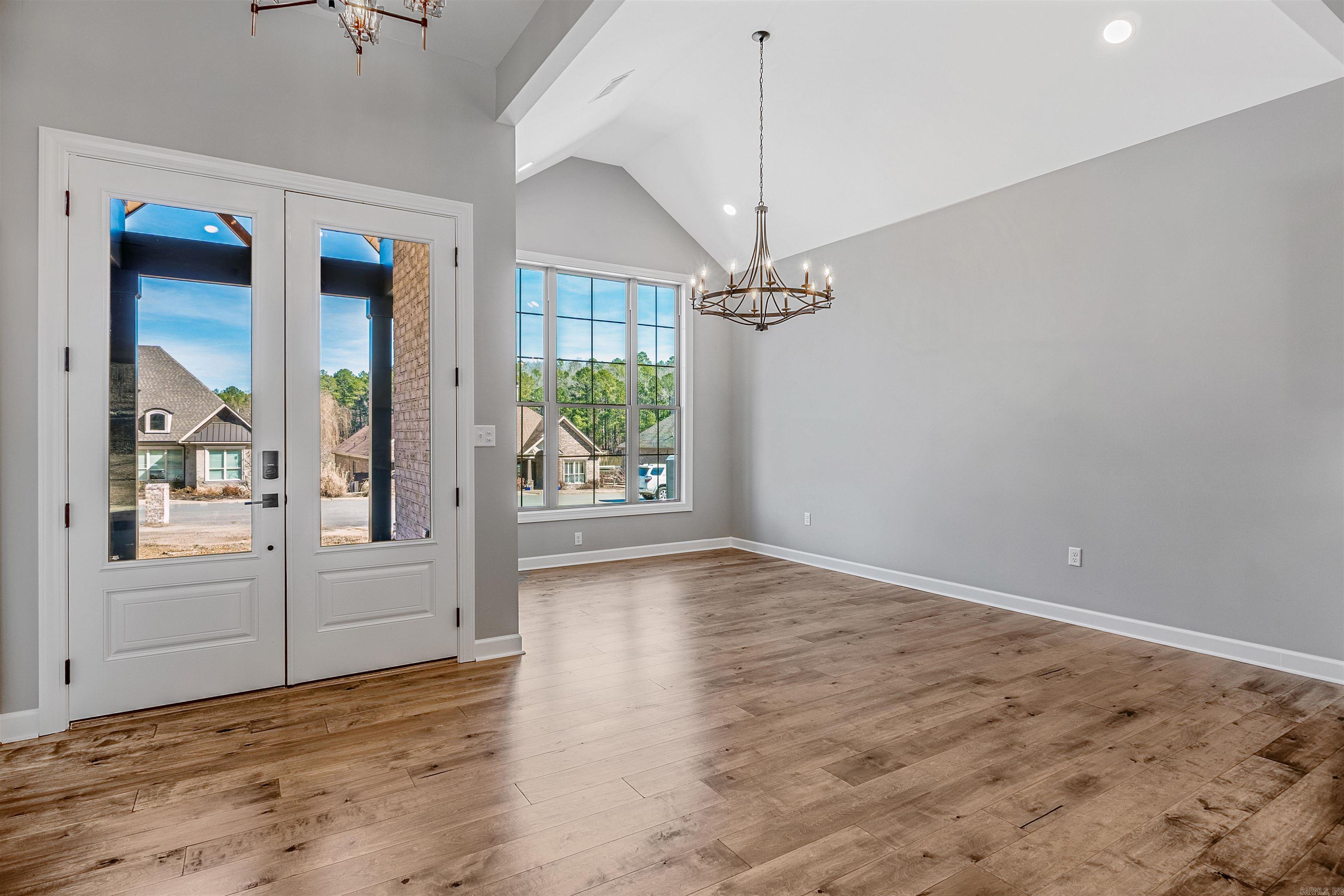 SIENNA LAKE - Residential