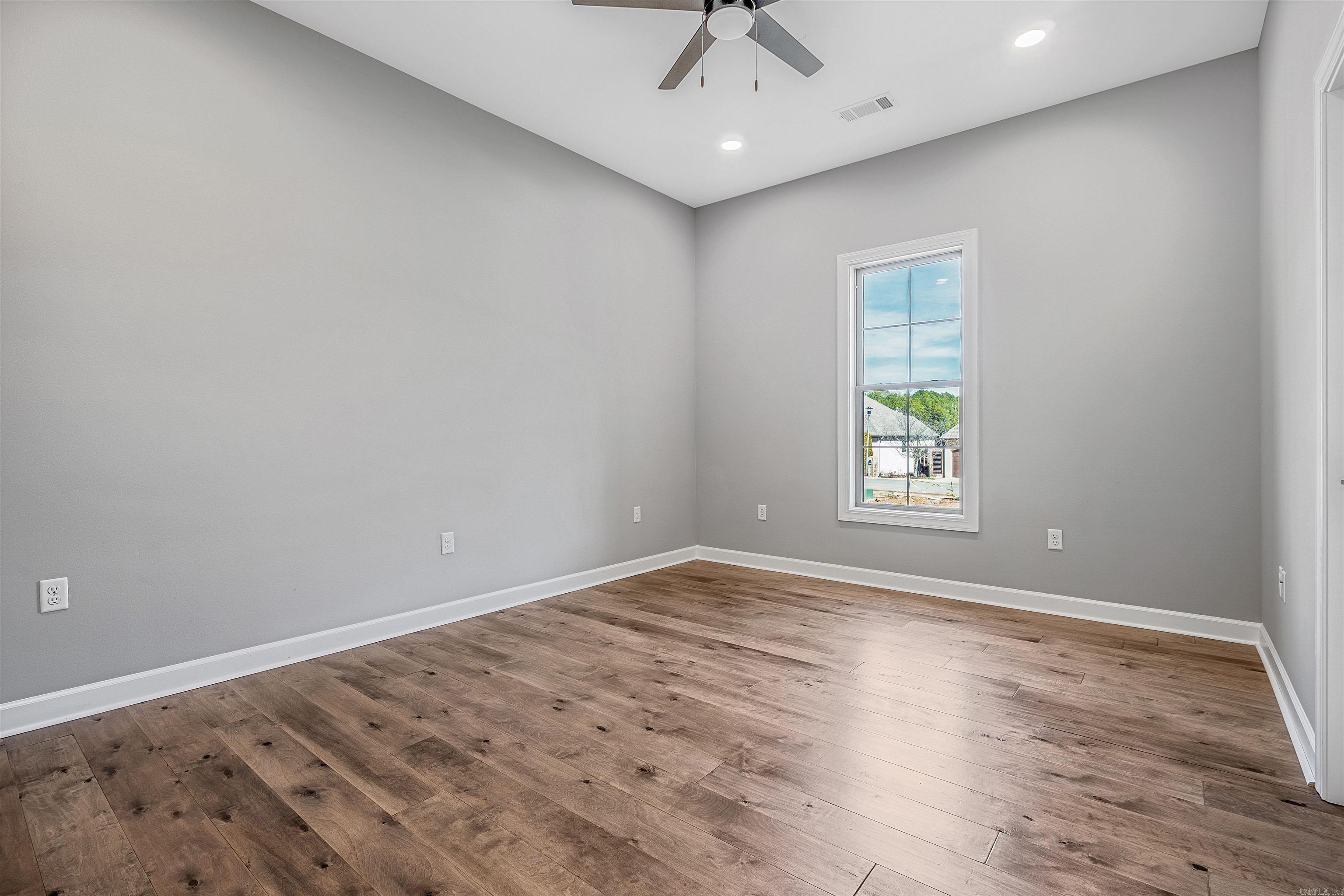 SIENNA LAKE - Residential