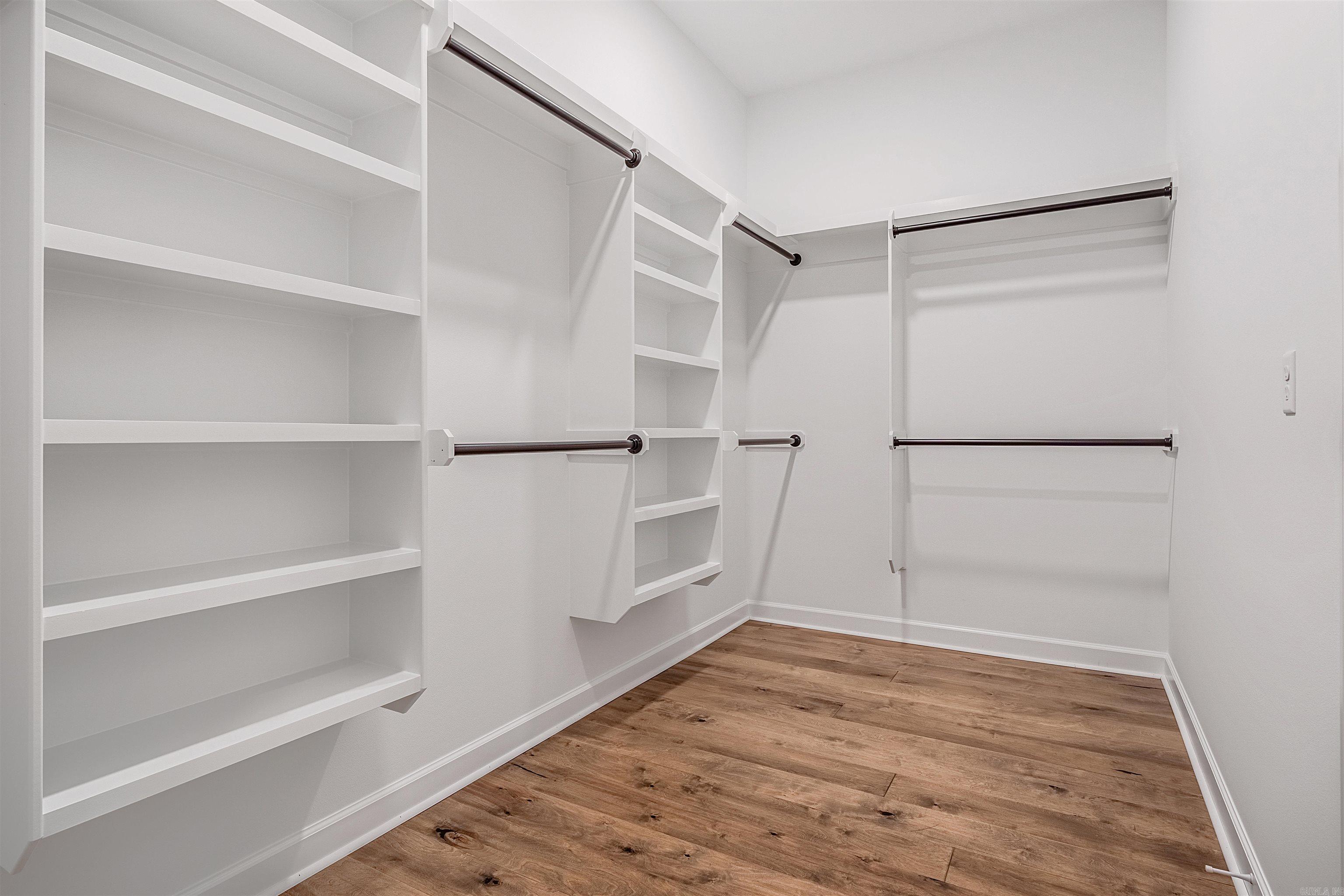 SIENNA LAKE - Residential